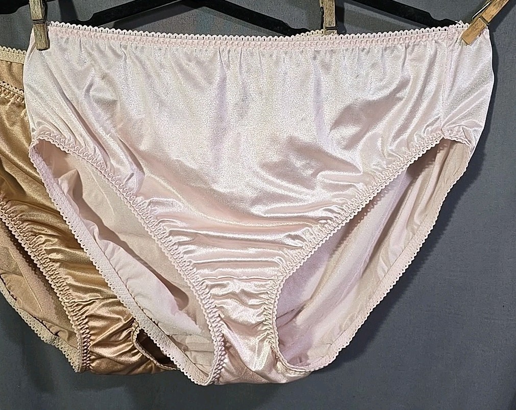 Vanity Fair Radiant Collection Light Control Undershapers 3 Pack Hi-Cut 5XL