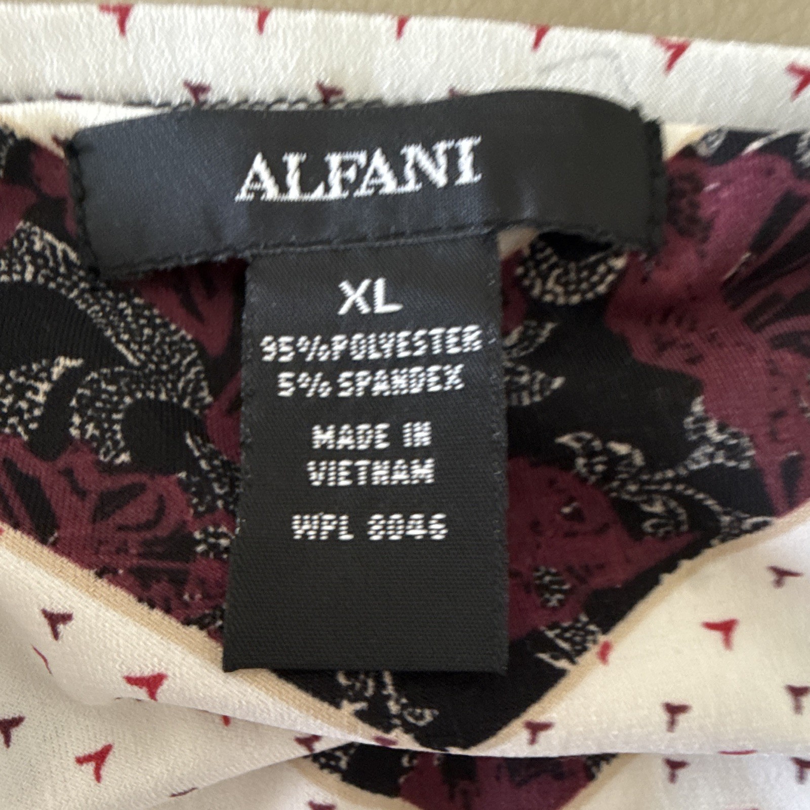 Alfani Women XL Black/White/Burgundy Chevron Round Neck 3/4 Sleeve Zip Tunic