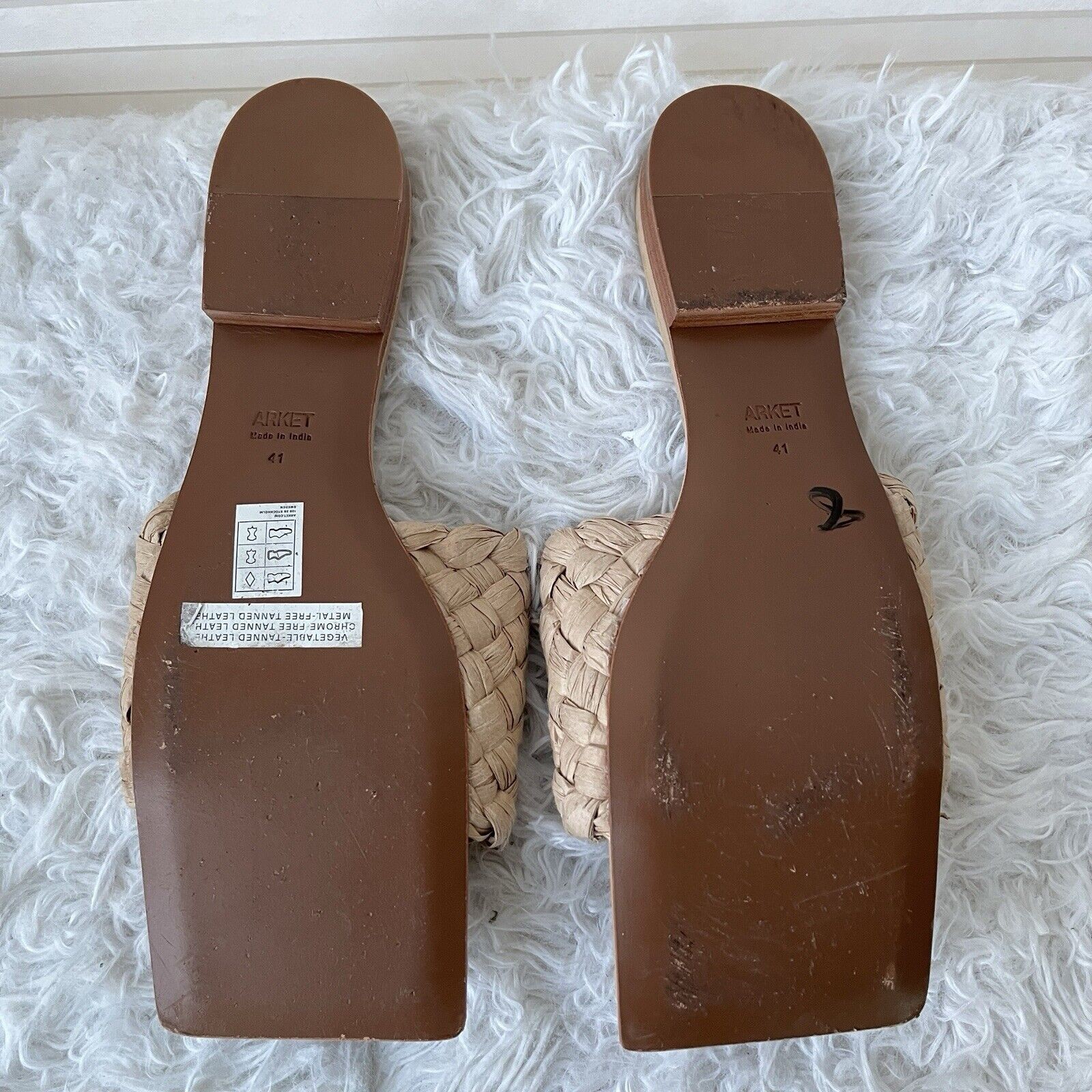 Arket Braided Straw Slides Sandals Size US 9.5 square shape toe leather insoles.