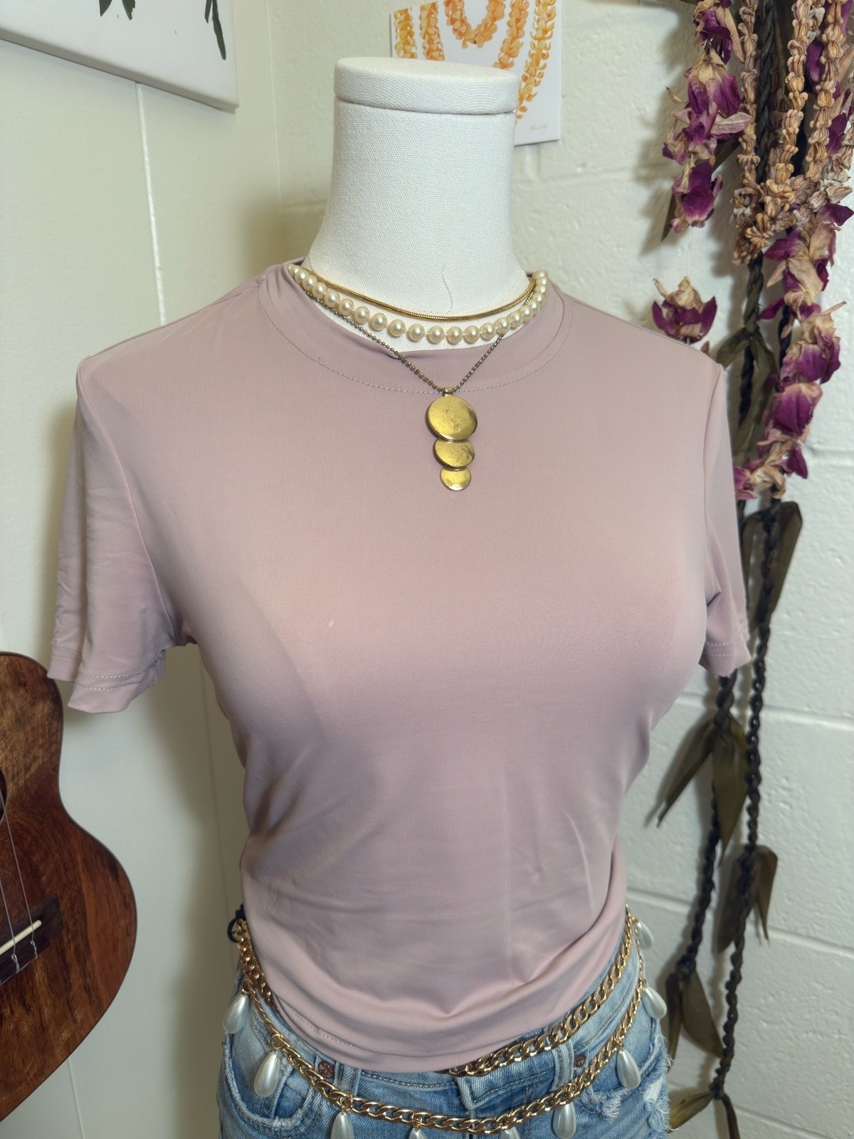 Buttery soft mauve fitted top with a smooth, stretchy feel ✨