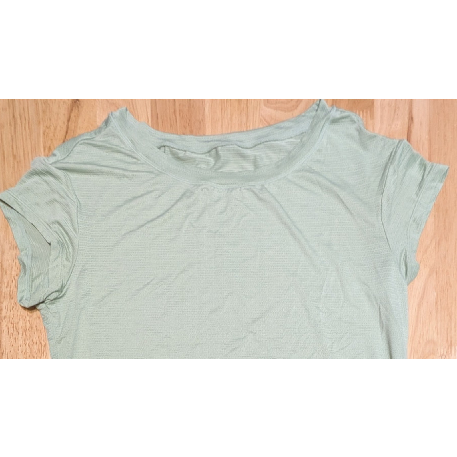 HALARA Sheer Jacquard Asymmetric Hem Top XS Quick Dry Workout NWT Light Green
