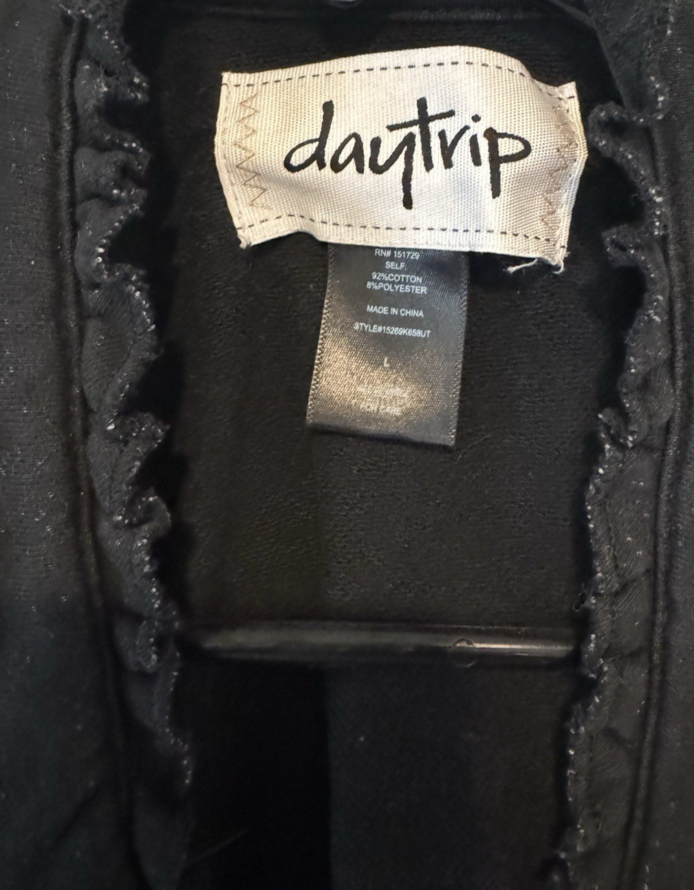 DAYTRIP WOMENS SIZE LARGE OPEN BUTTON ACCENT JACKET BLACK WITH WHITE