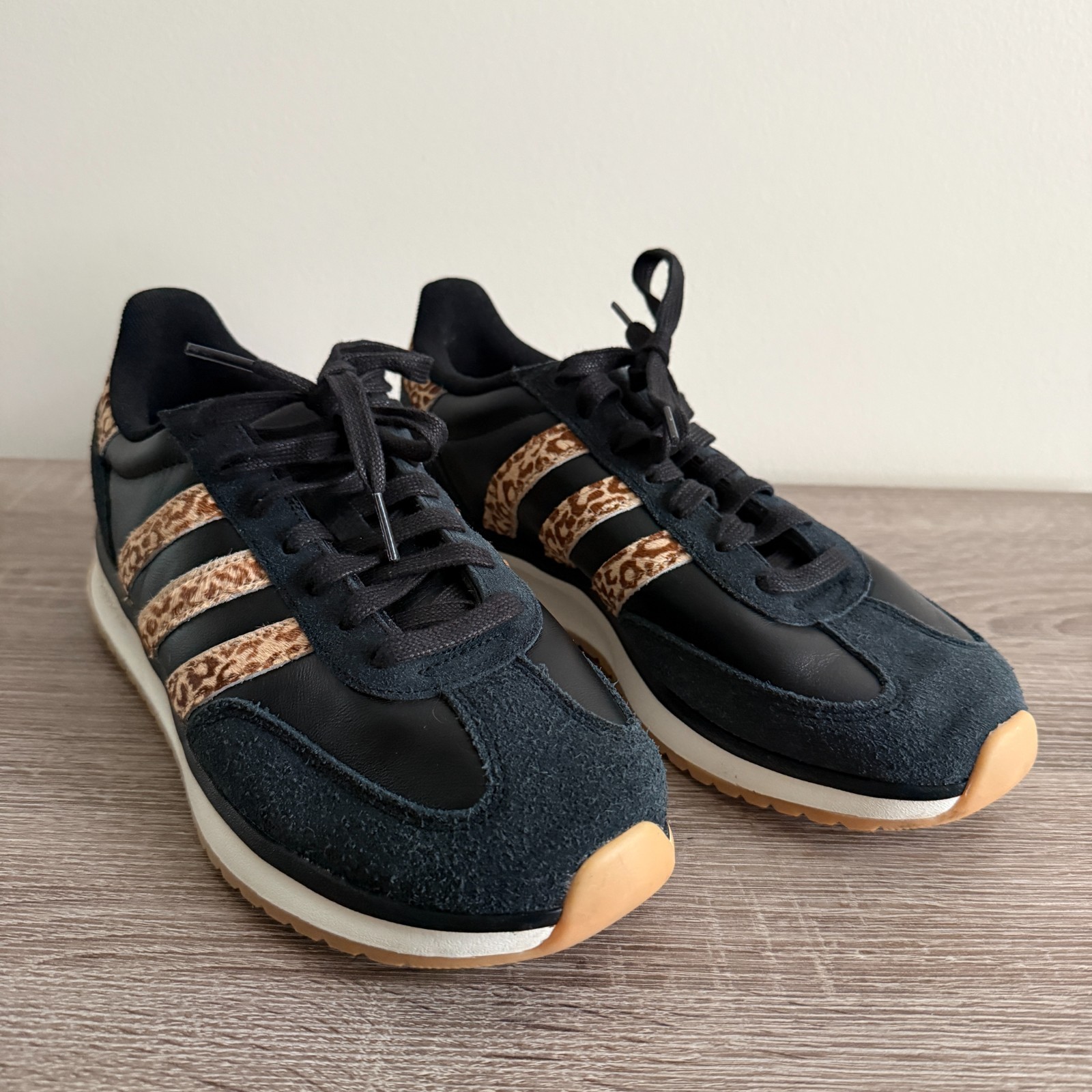 Adidas Run 70s Sneaker – Black / Leopard Print – Women’s Athletic Shoes – US 11