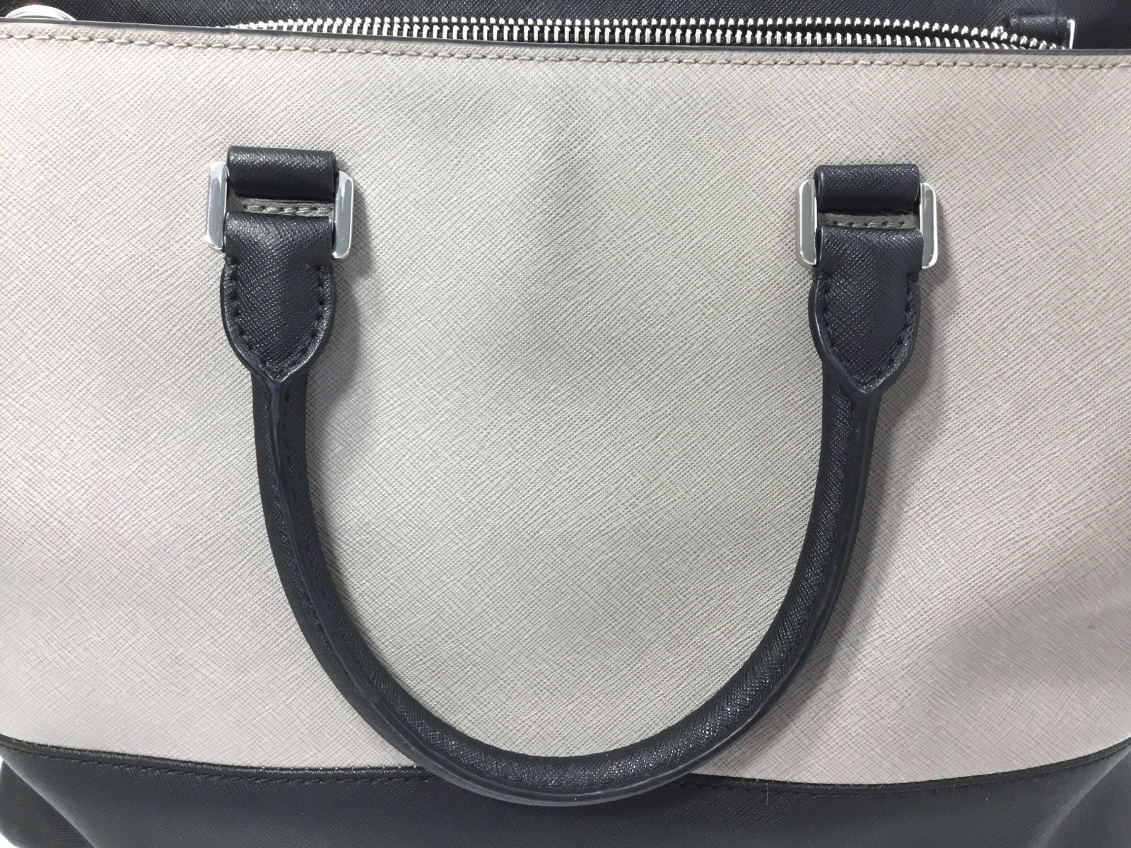 MICHAEL Michael Kors Savannah Large Satchel (Pearl Grey/Black) 30F7SS7S3T-PGBLK