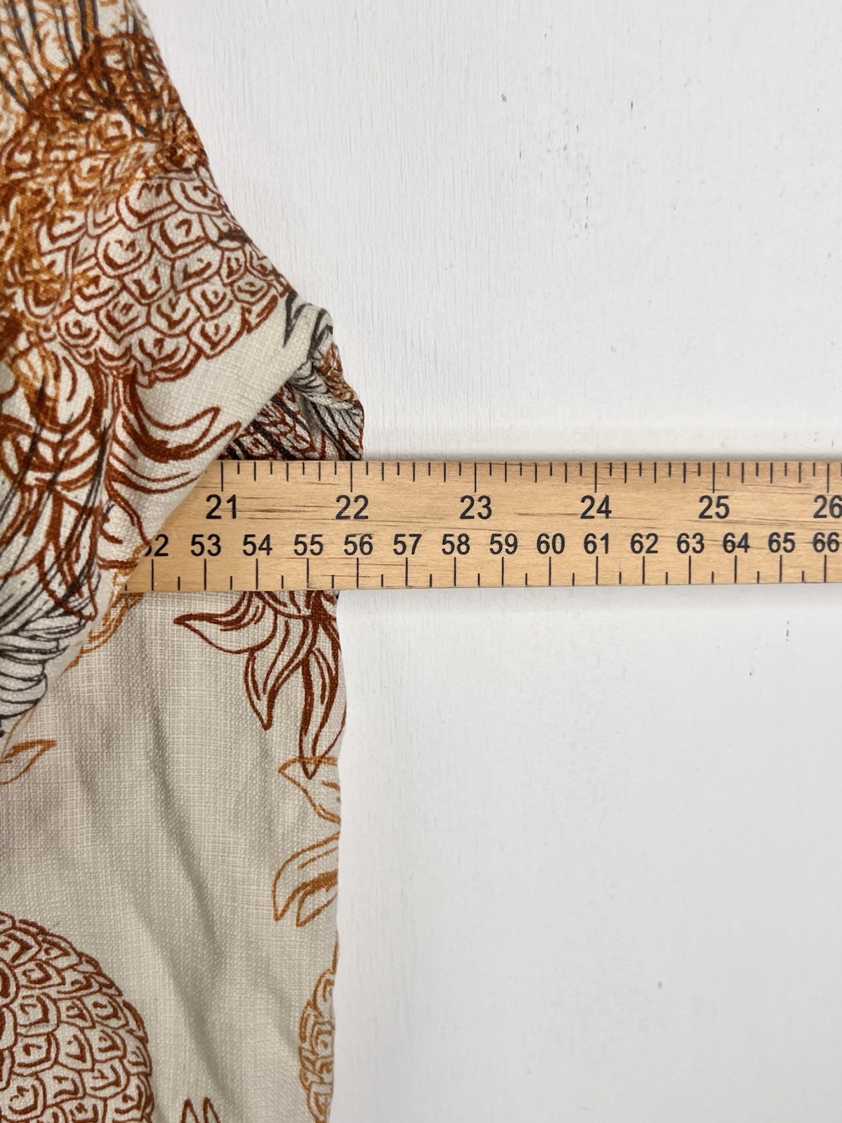 Tommy Bahama Shirt Men’s Medium Beige Floral Pineapple Silk Tropical Hawaiian