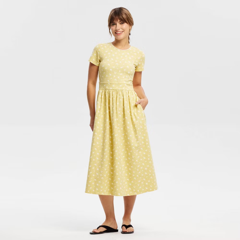 Women Short Sleeve Lace Trim Knit Dress – Universal Thread Yellow Floral