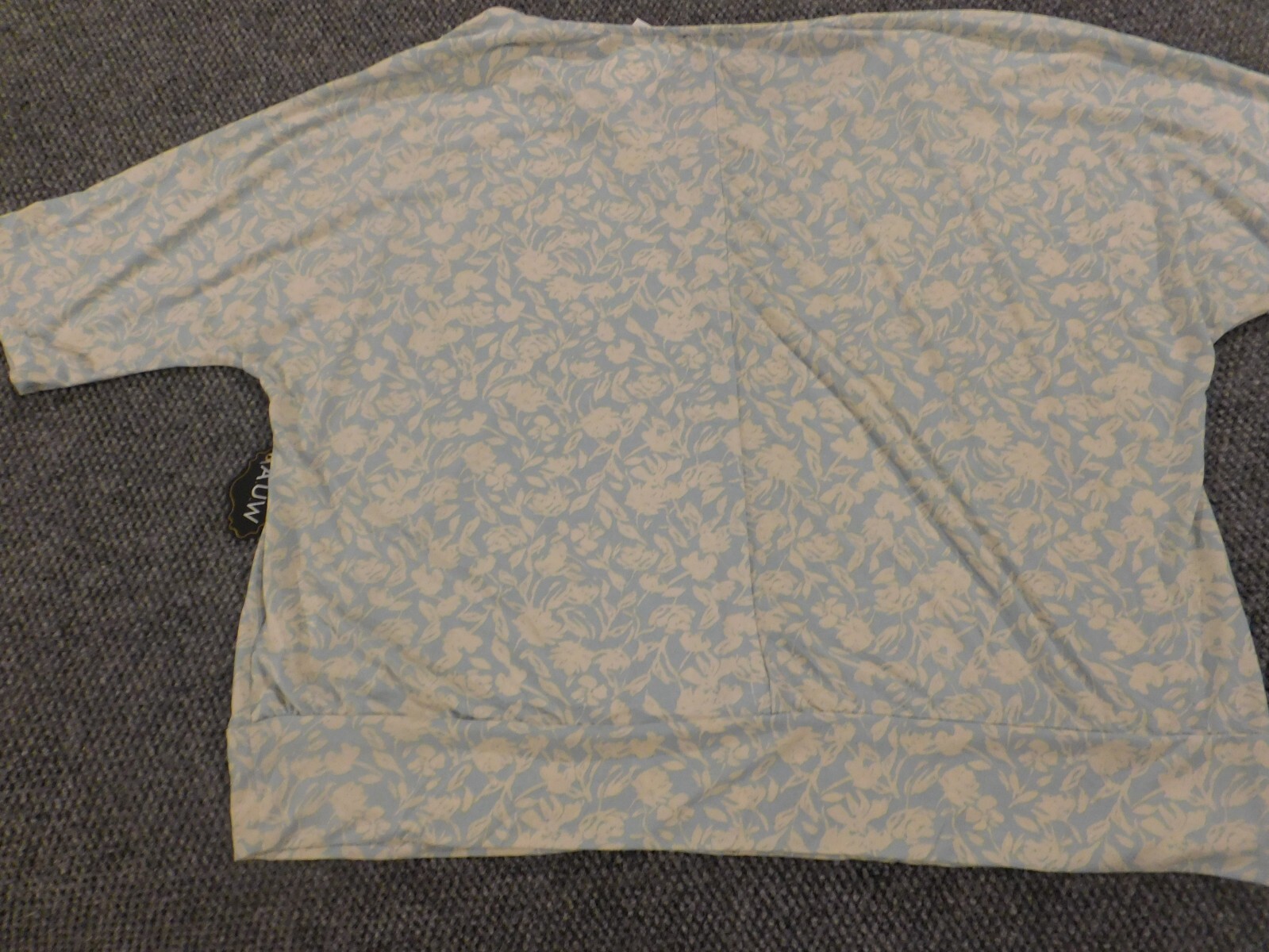 A.U.W. Womens Blouse 3X Plus Blue floral pullover top