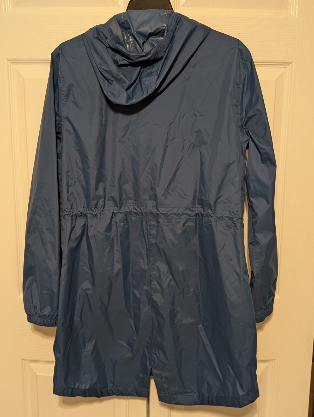33,000 Ft Rain Jacket Medium Packable Hooded Sealed Seams Water & Wind Proof NEW