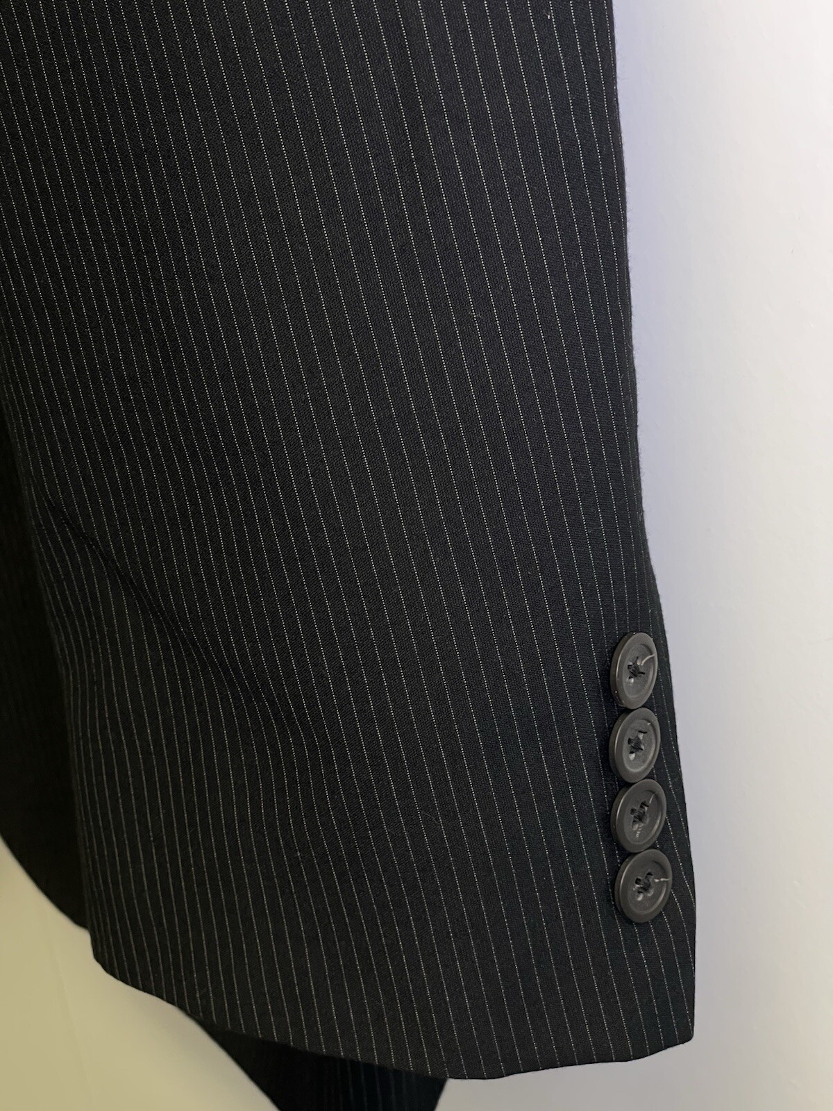 Geoffrey Beene Men’s Size 42L Blazer Black Pinstripe Jacket Polyester/Rayon