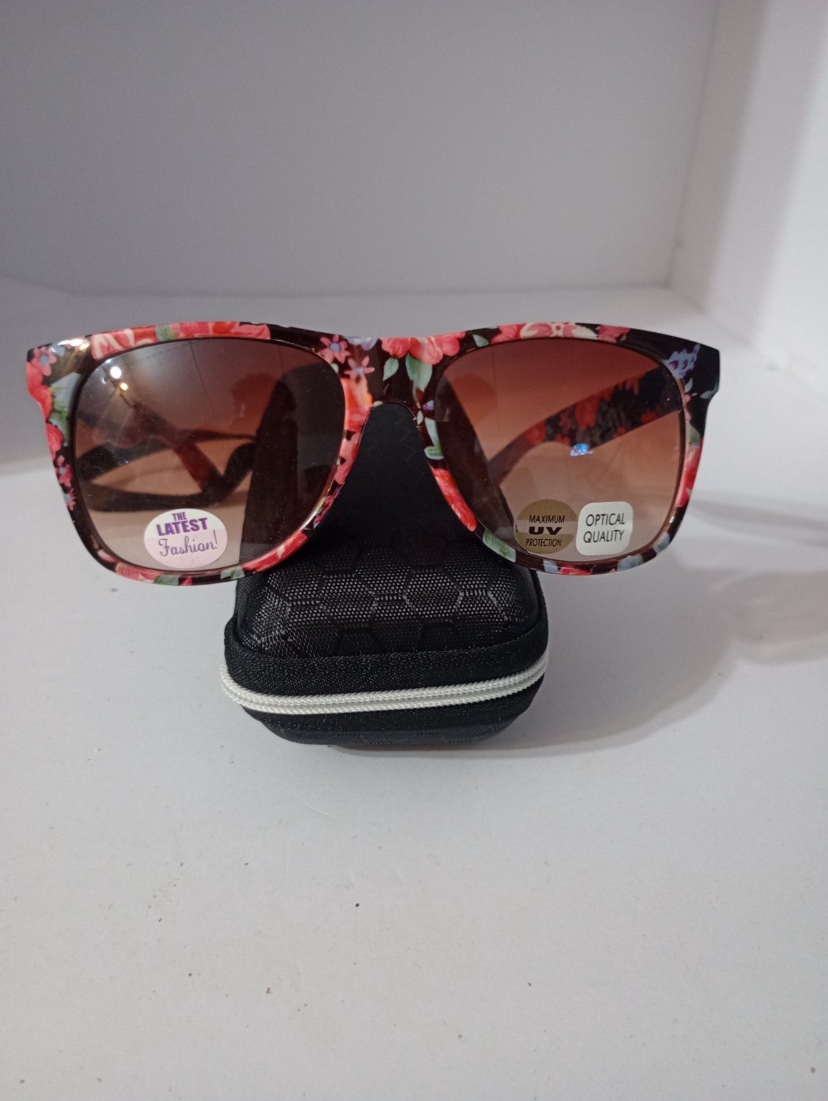 European Designer Pretty Colorful Sunglasses – High Quality , Great Design