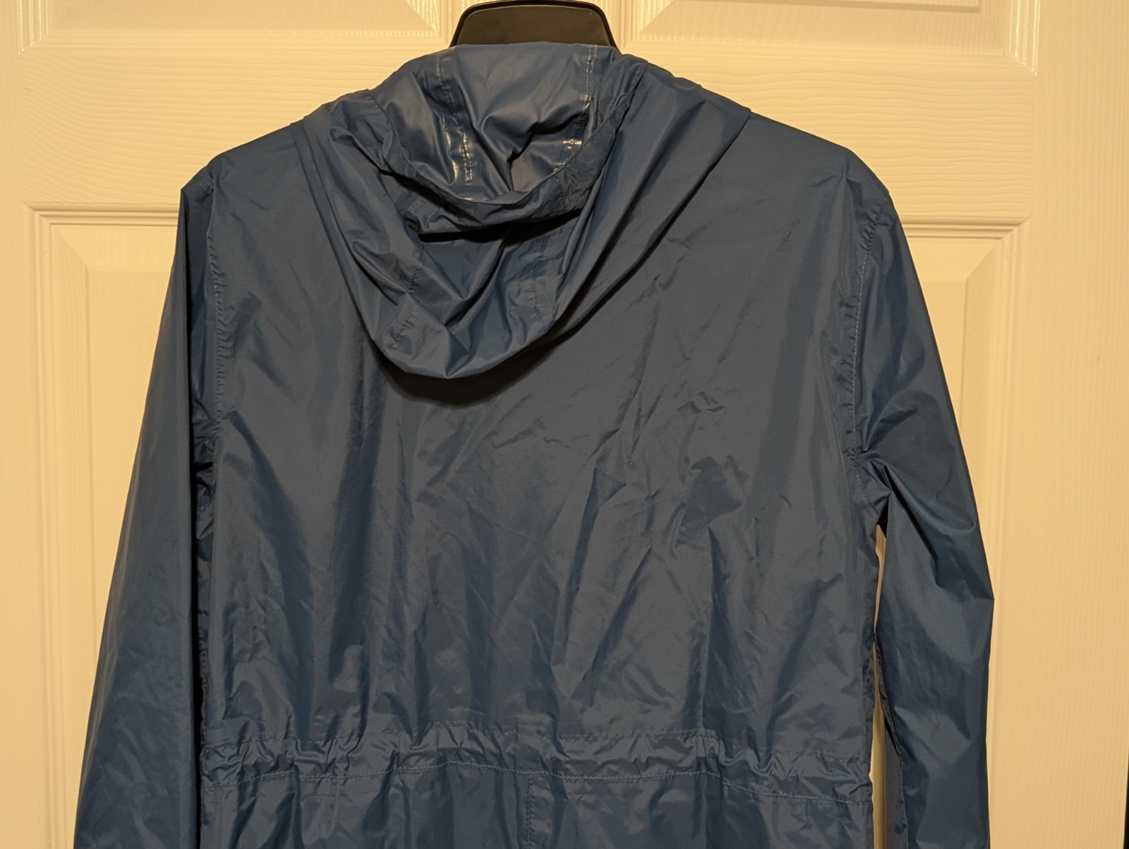 33,000 Ft Rain Jacket Medium Packable Hooded Sealed Seams Water & Wind Proof NEW