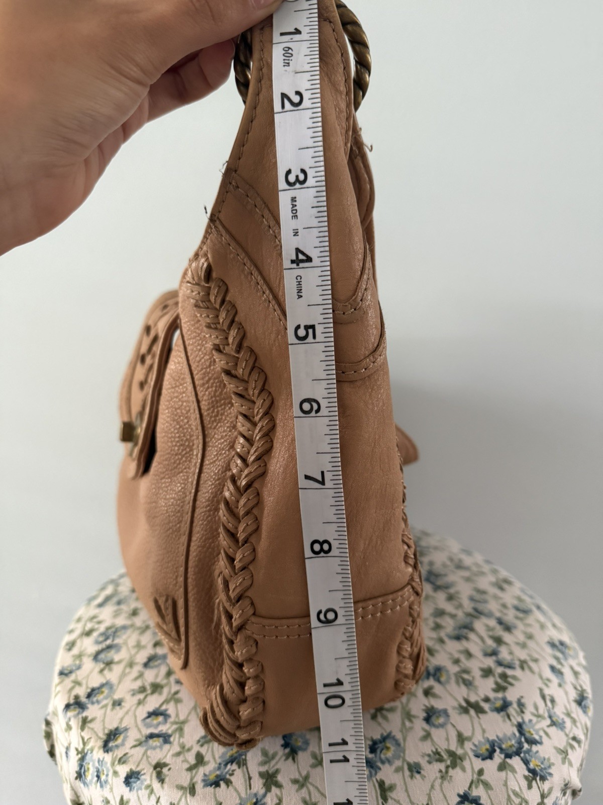 Vintage Wilsons Leather Y2K Light Brown Pebbled Whipstitch Turn Lock Flap Bag