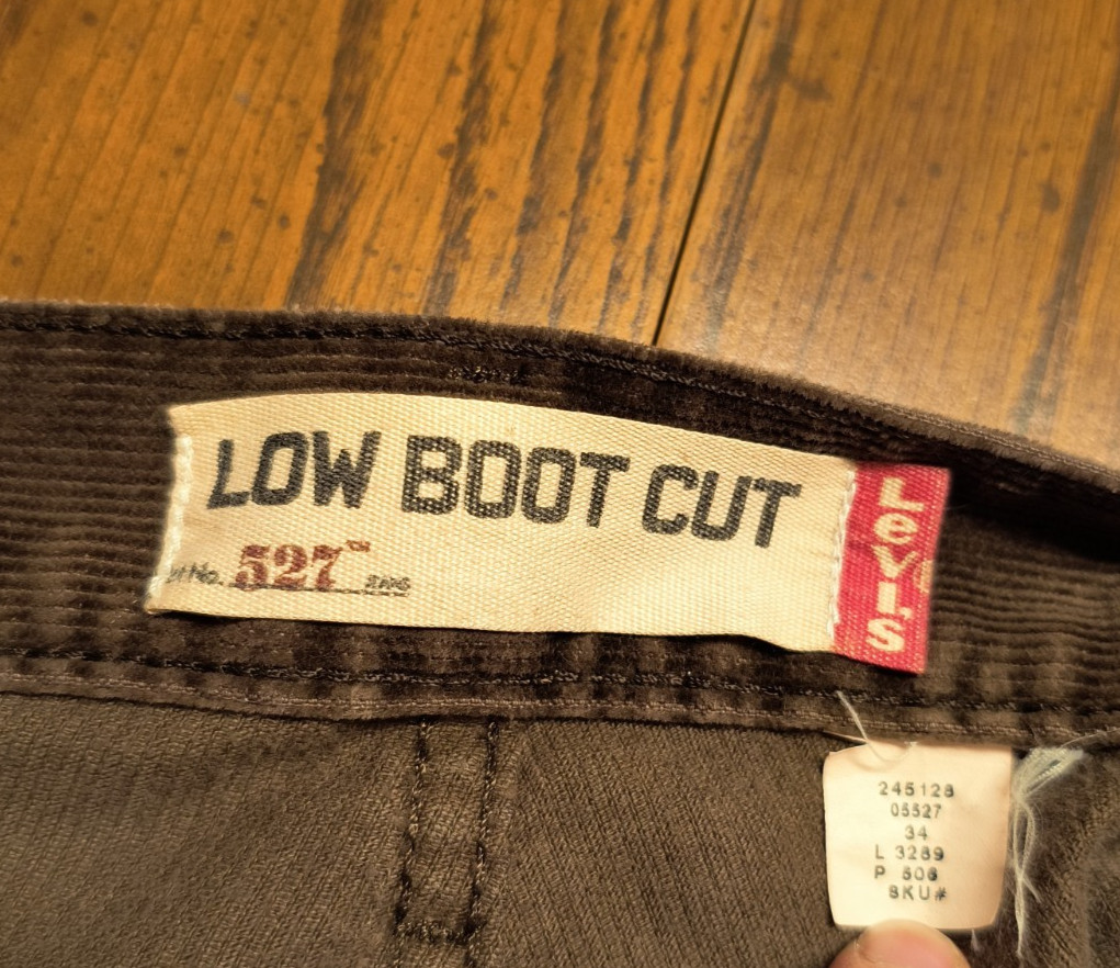 LEVI’S Jeans 527 Low Bootcut Corduroy W34 L34 Brown Mens Strauss & Co. Irregular