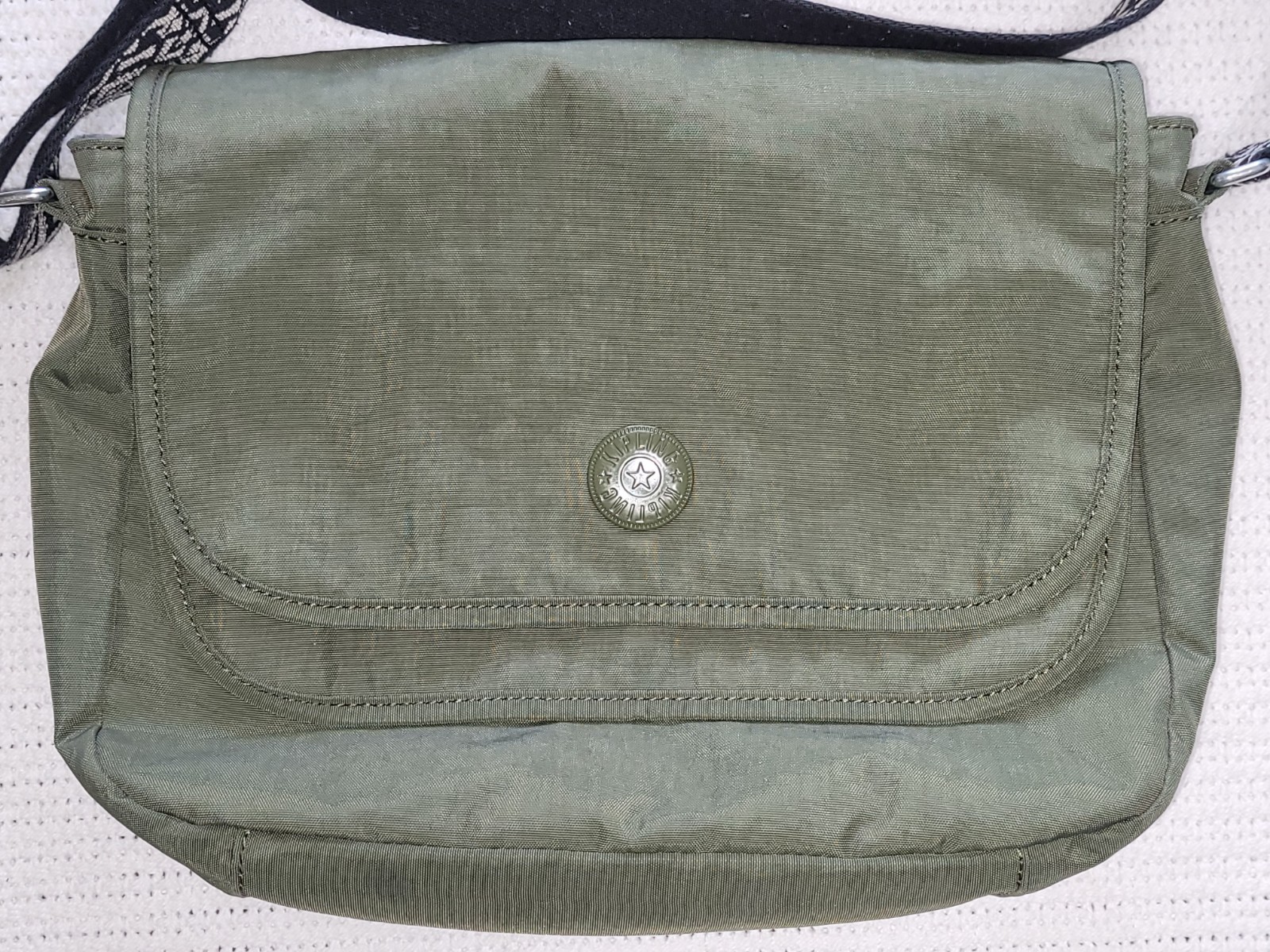 Kipling Women’s Brooklyn Go Shoulder Bag in jaded green nylon Approx 11″x9″