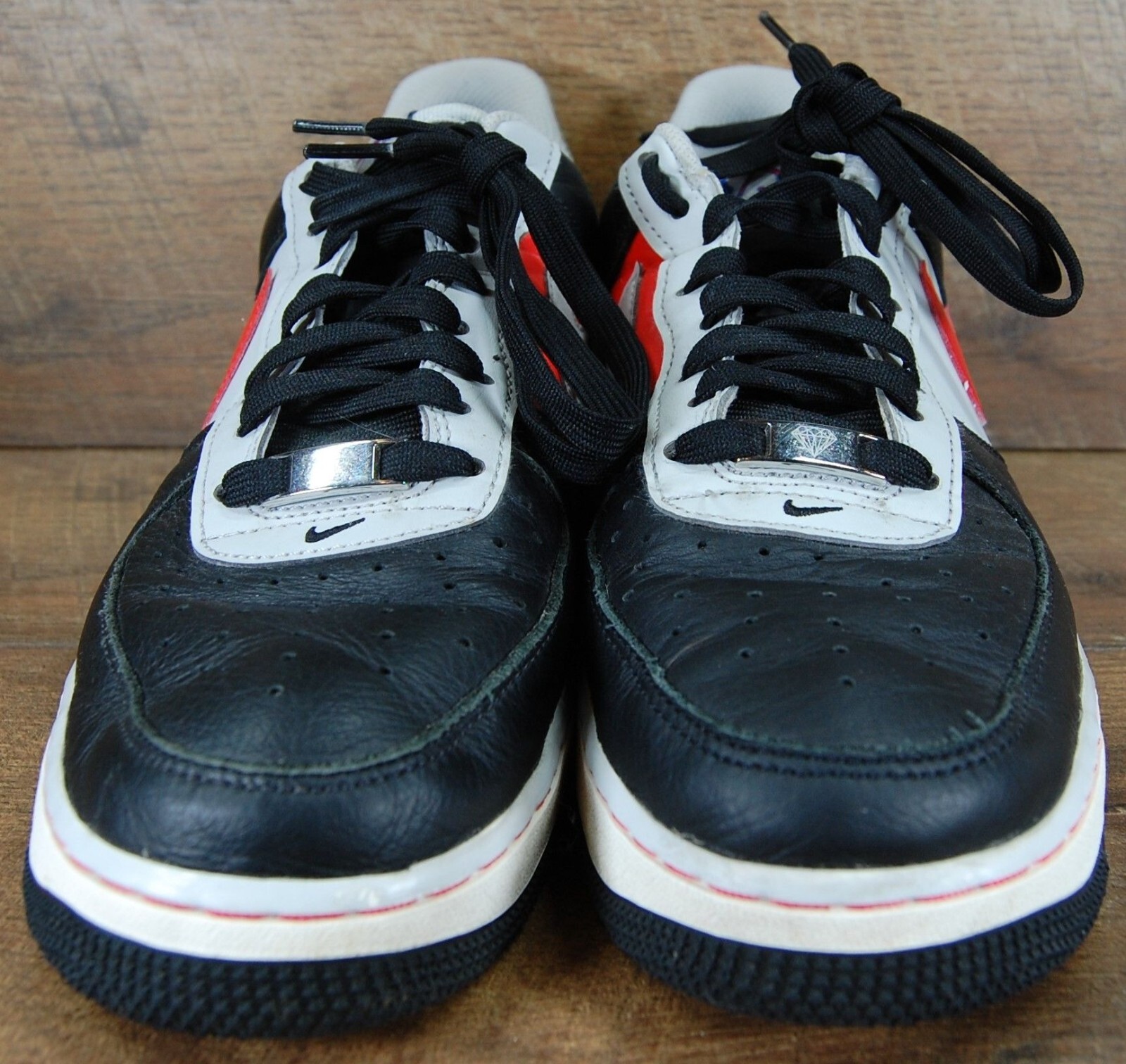 Nike Air Force 1 ’07 LV8 EMB Shoes Black Chile Red Gray Fog DC8874-001 Men’s 9.5