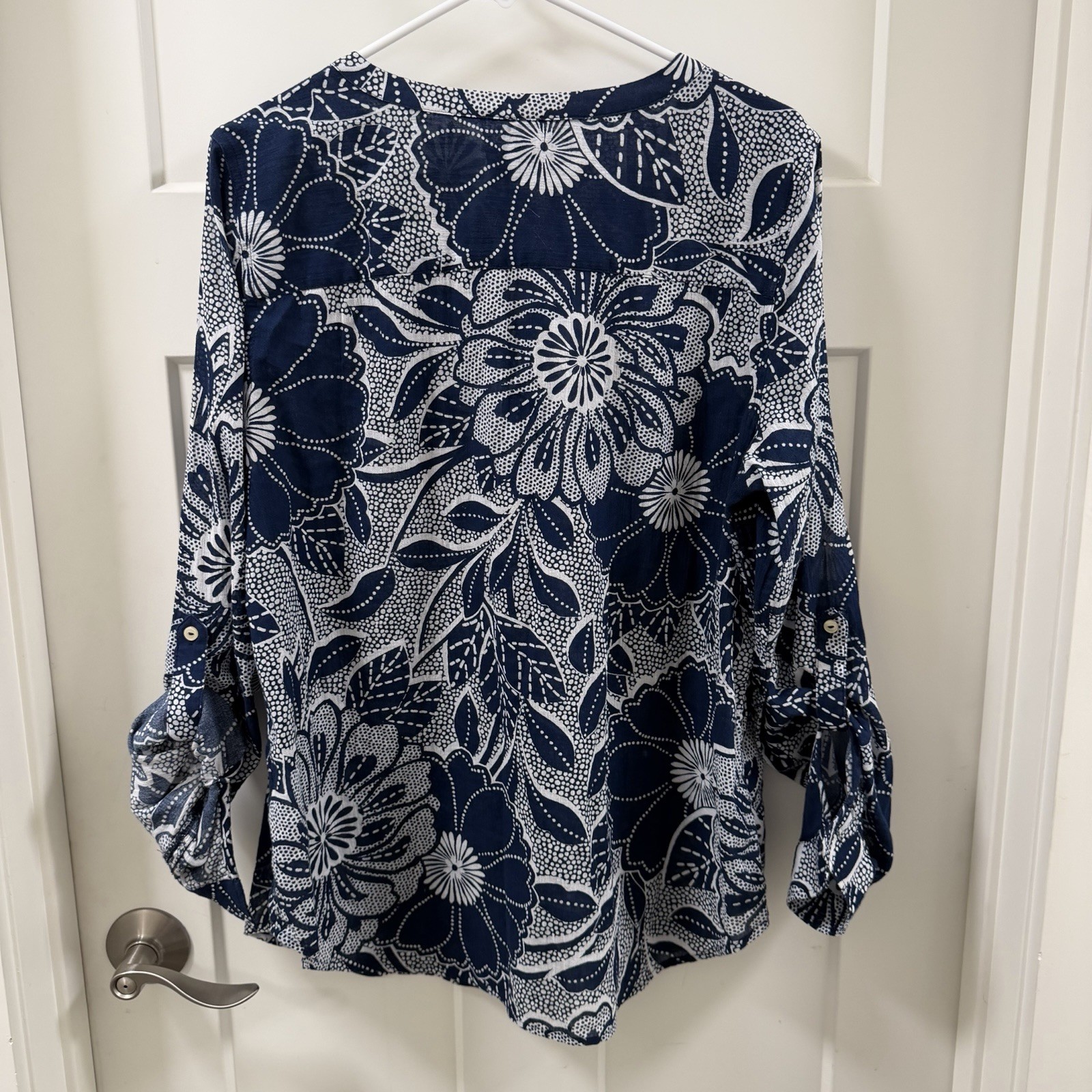 Talbots Women Blue&White Geometric Floral Print Button Down Long Sleeve Blouse L