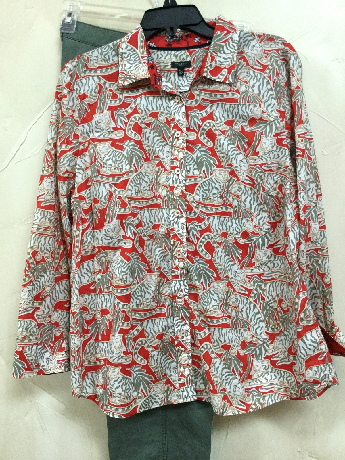 Talbots women Petite Size XLp Blouse Top Shirt Button safari Animal Red Green