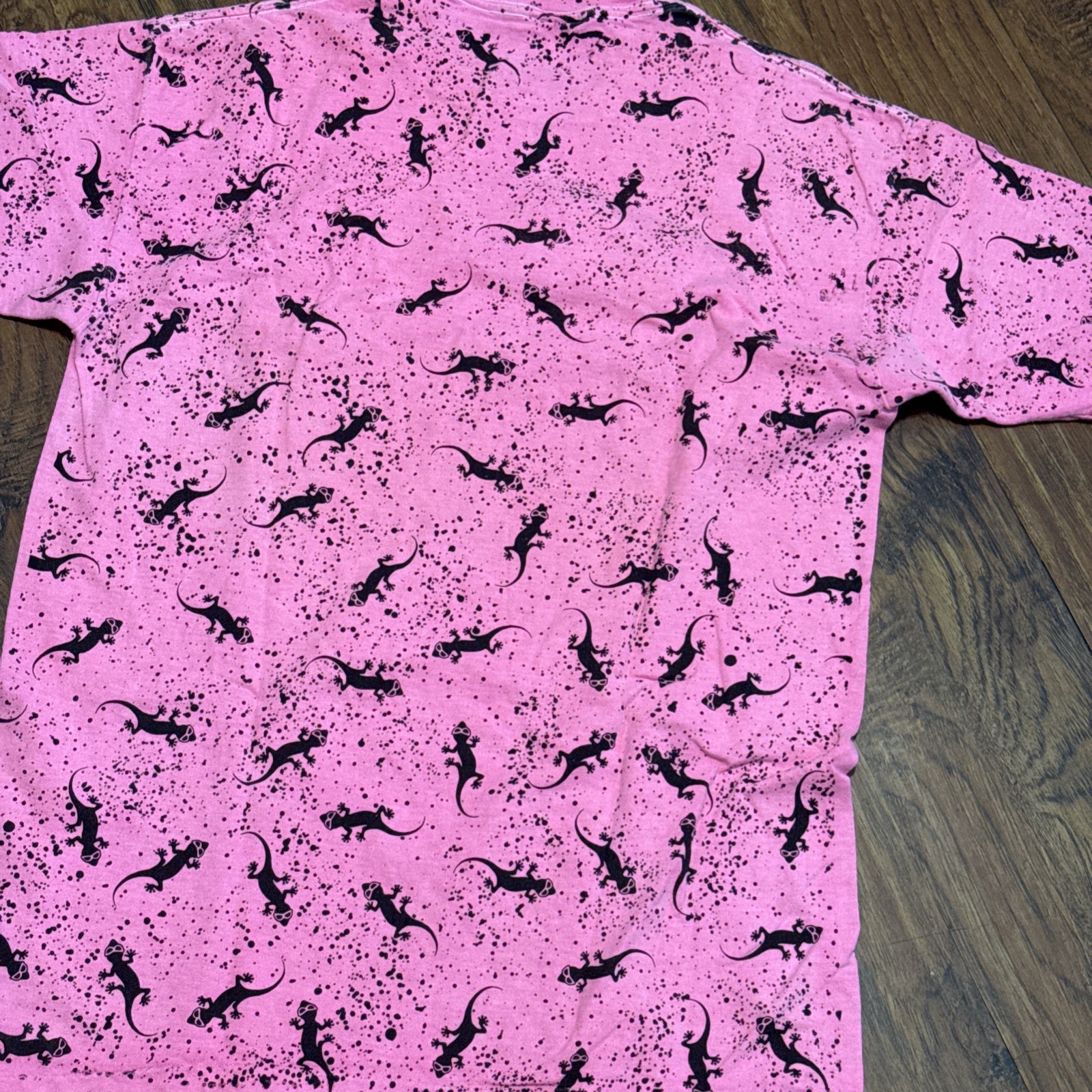 Hawaii 1980’s Gecko Splatter Pink All Over T Shirt Single Stitch Large 1989 READ