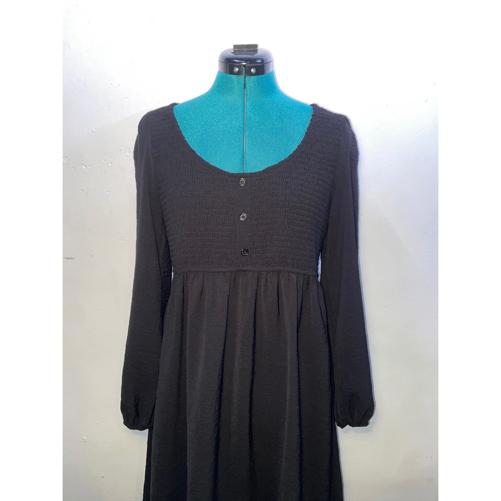Dokotoo Black Smocked Bodice Classic Long Sleeve Babydoll Mini Dress Capsule – S