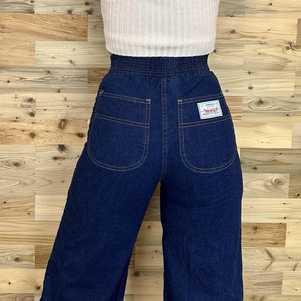 Levi’s 70’s Vintage High Rise Wide Leg Jeans / Size 21 22 XXS