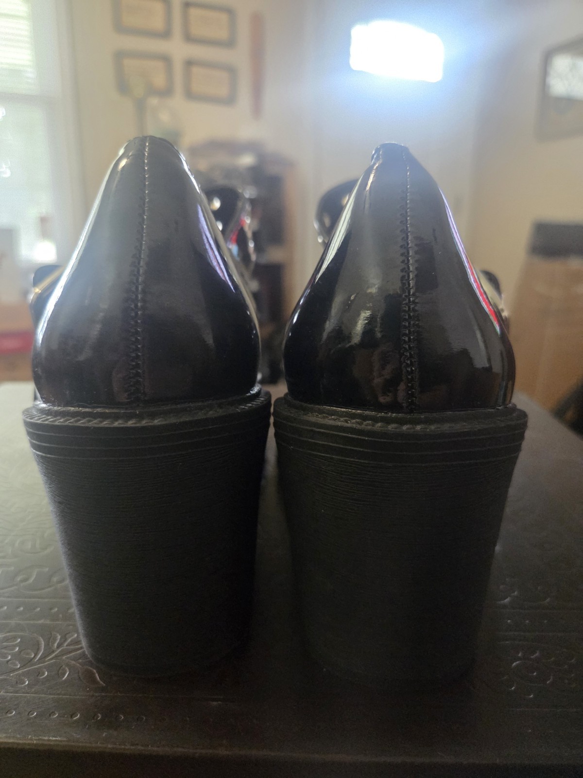 TORRID WOMENS PATENT LEATHER SHOES SIZE 10.5 WIDE