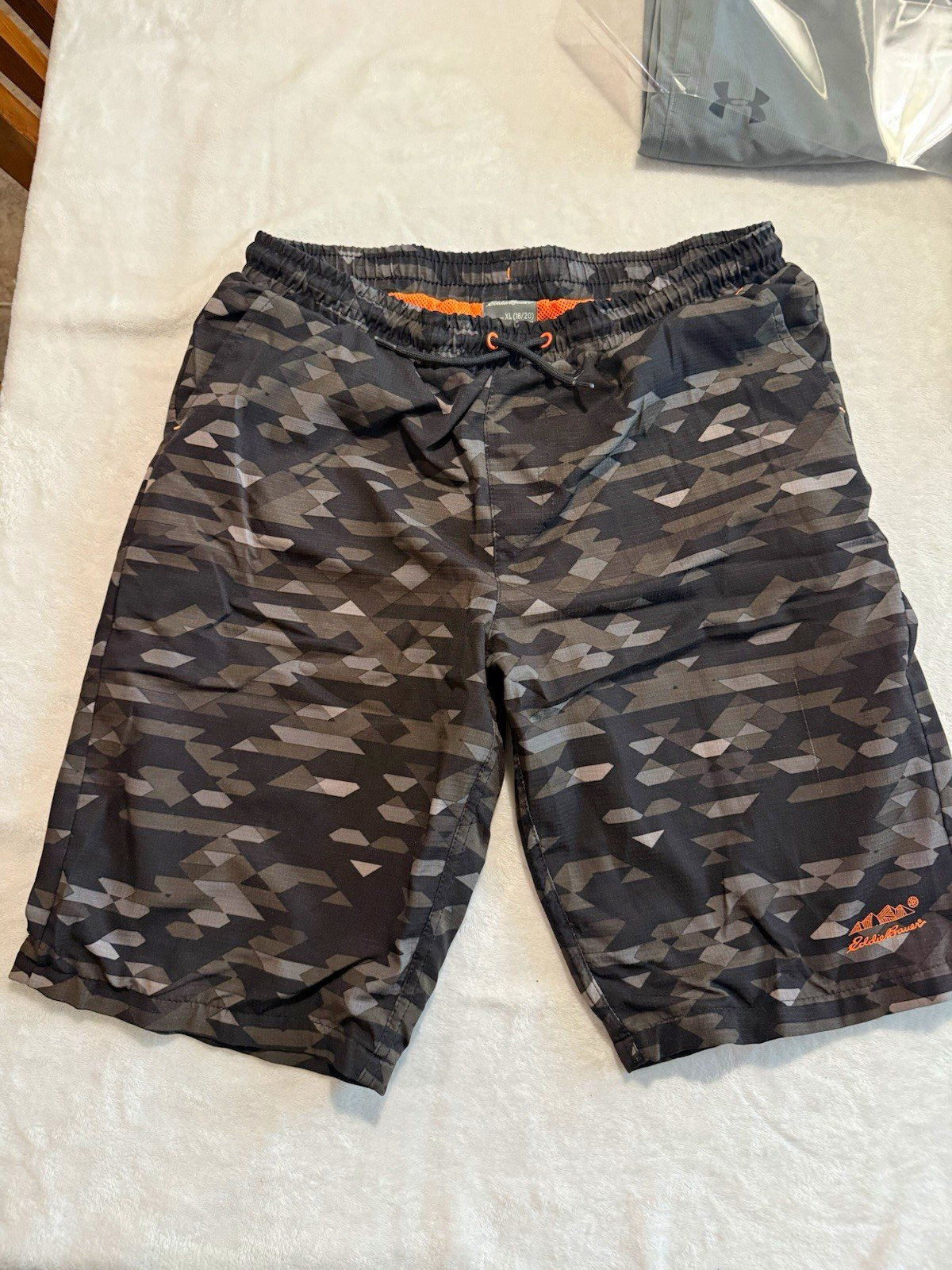 Eddie Bauer Boys 18-20 Swim Shorts Black/Gray Camo Orange Lined Drawstring