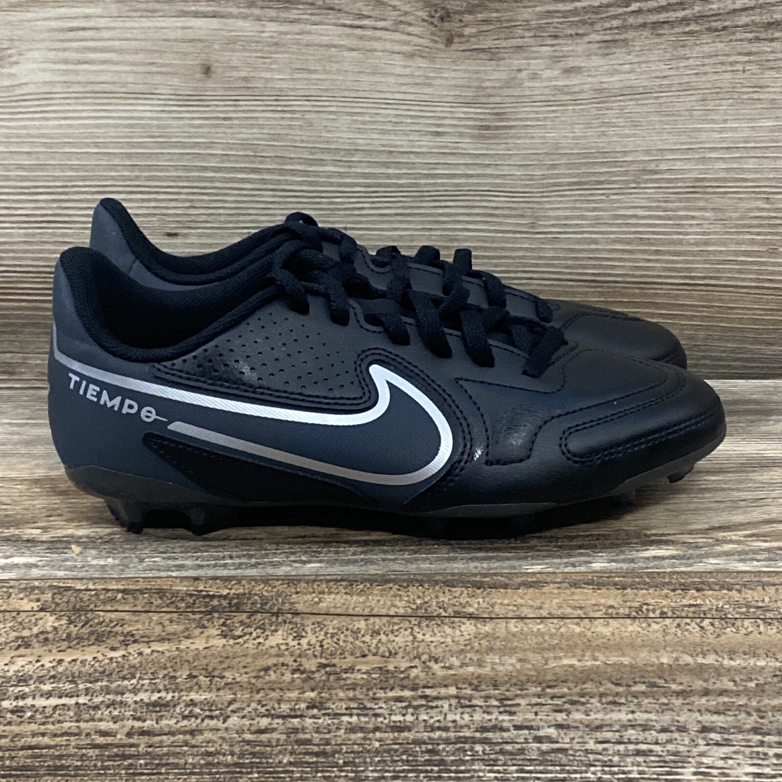 Nike Phantom GX Club FG/MG Soccer Cleats DD9564-705 Size 4.5 Y = Women’s 6.