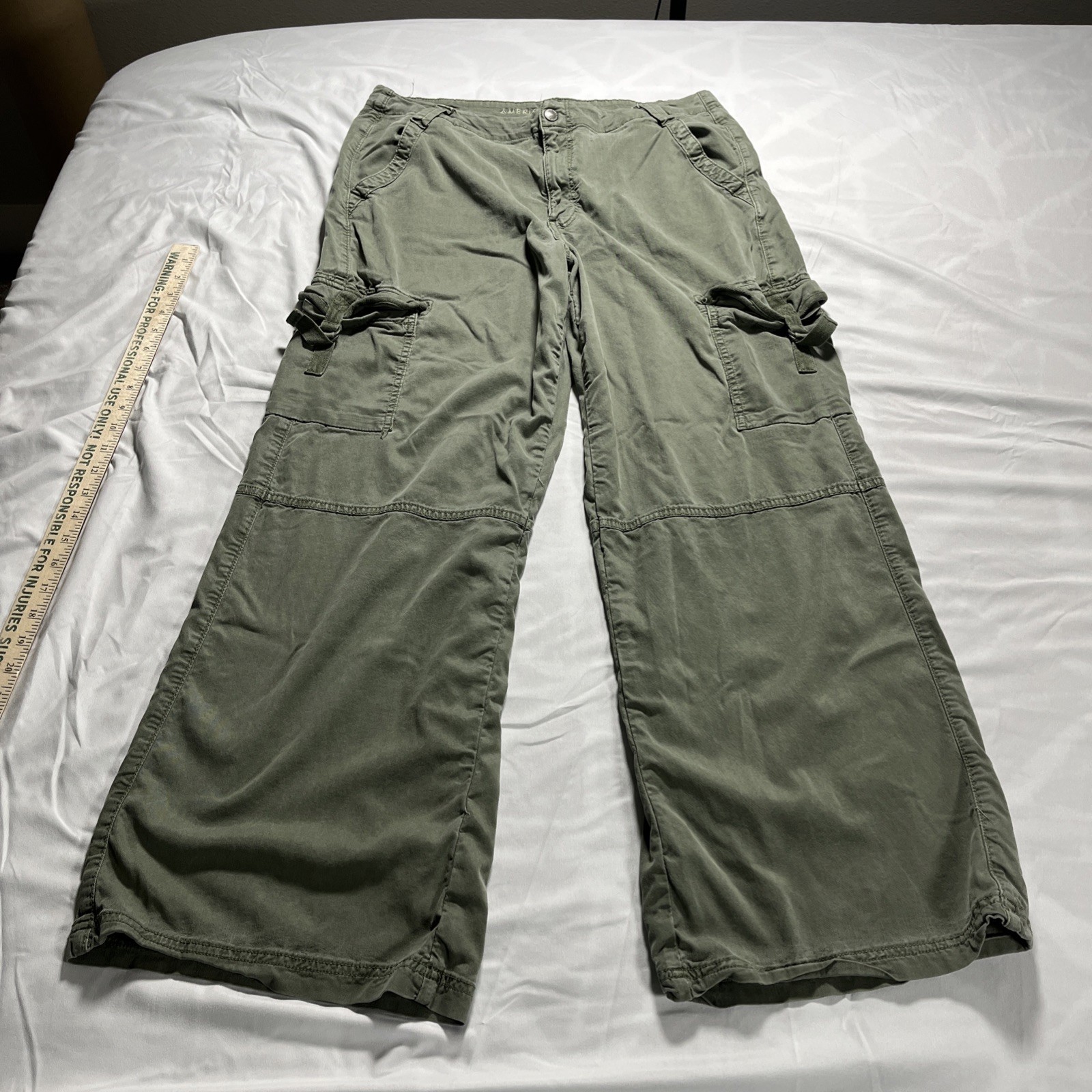 American Eagle Women’s Cargo Stretchy Pants Lot Of 2 See Details & Photos Sz 14