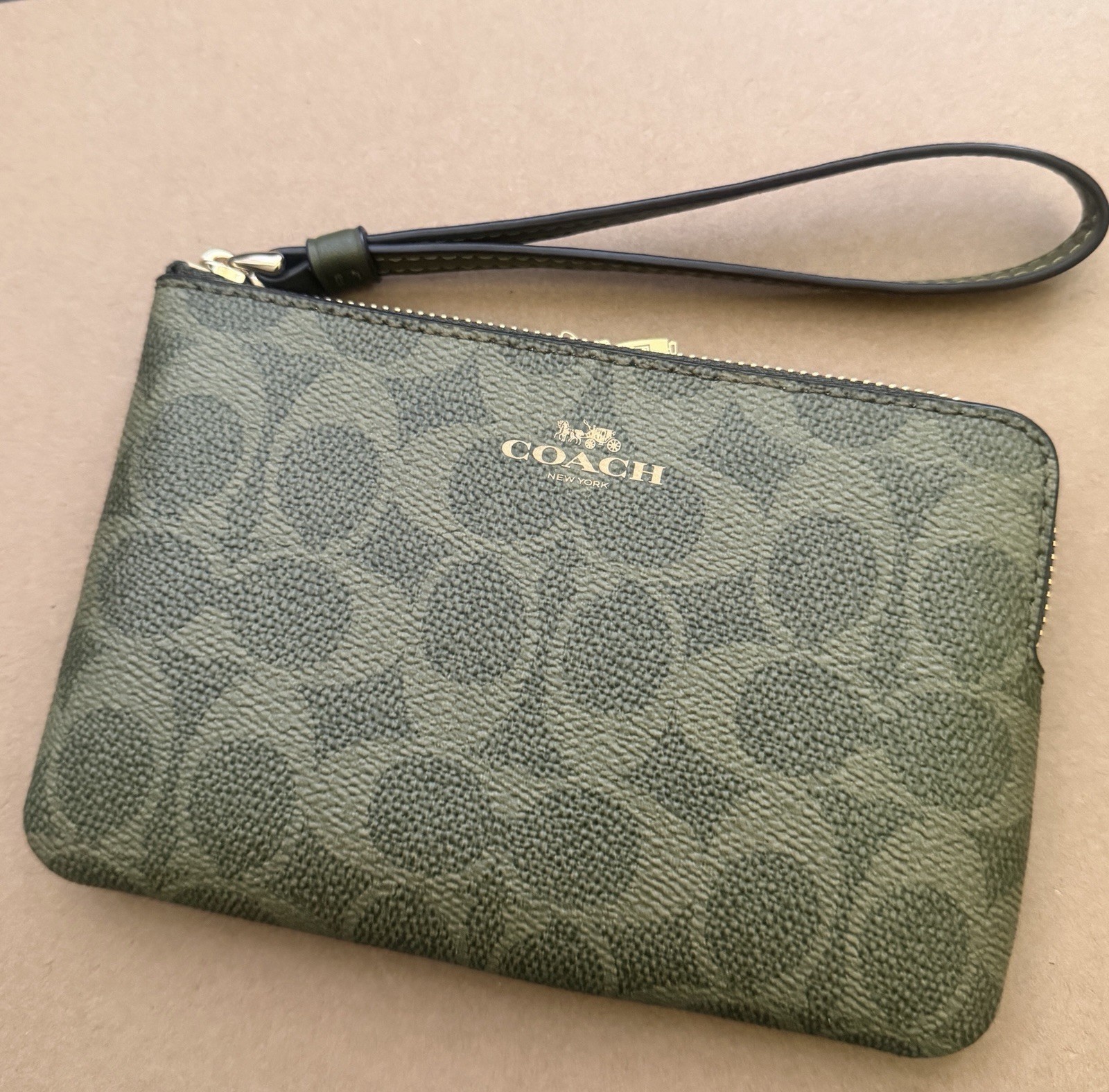 NWT Coach Corner Zip Wristlet In Signature Canvas CAQ75 Gold/Olive