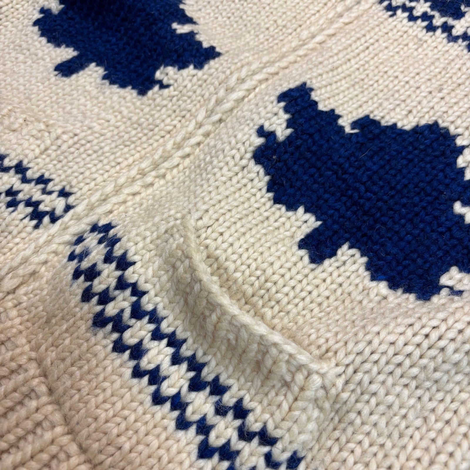 Kanata Cowichan Sweater Maple Leaf Beige Navy 100% Pure Virgin Wool Used Knit