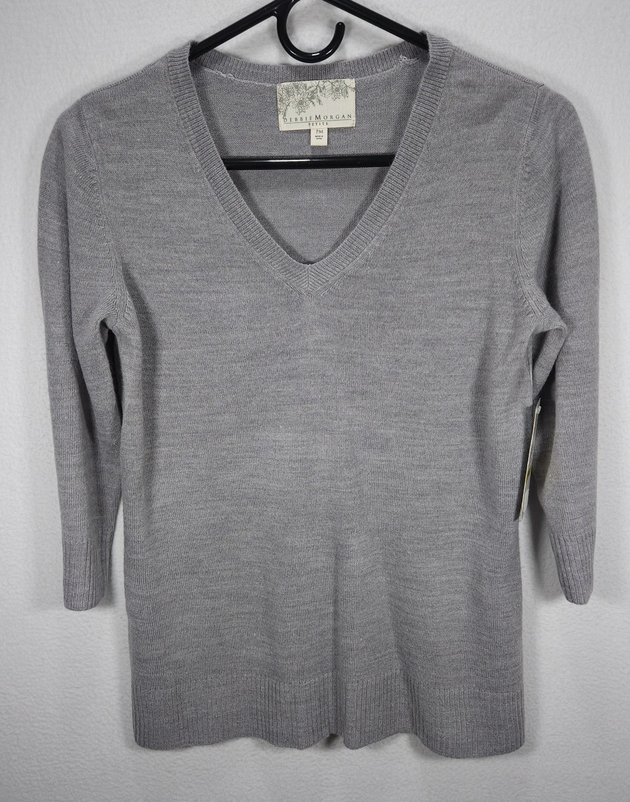 Debbie Morgan Petite Women’s ¾ Sleeve V-Neck Sweater Gray Size PM