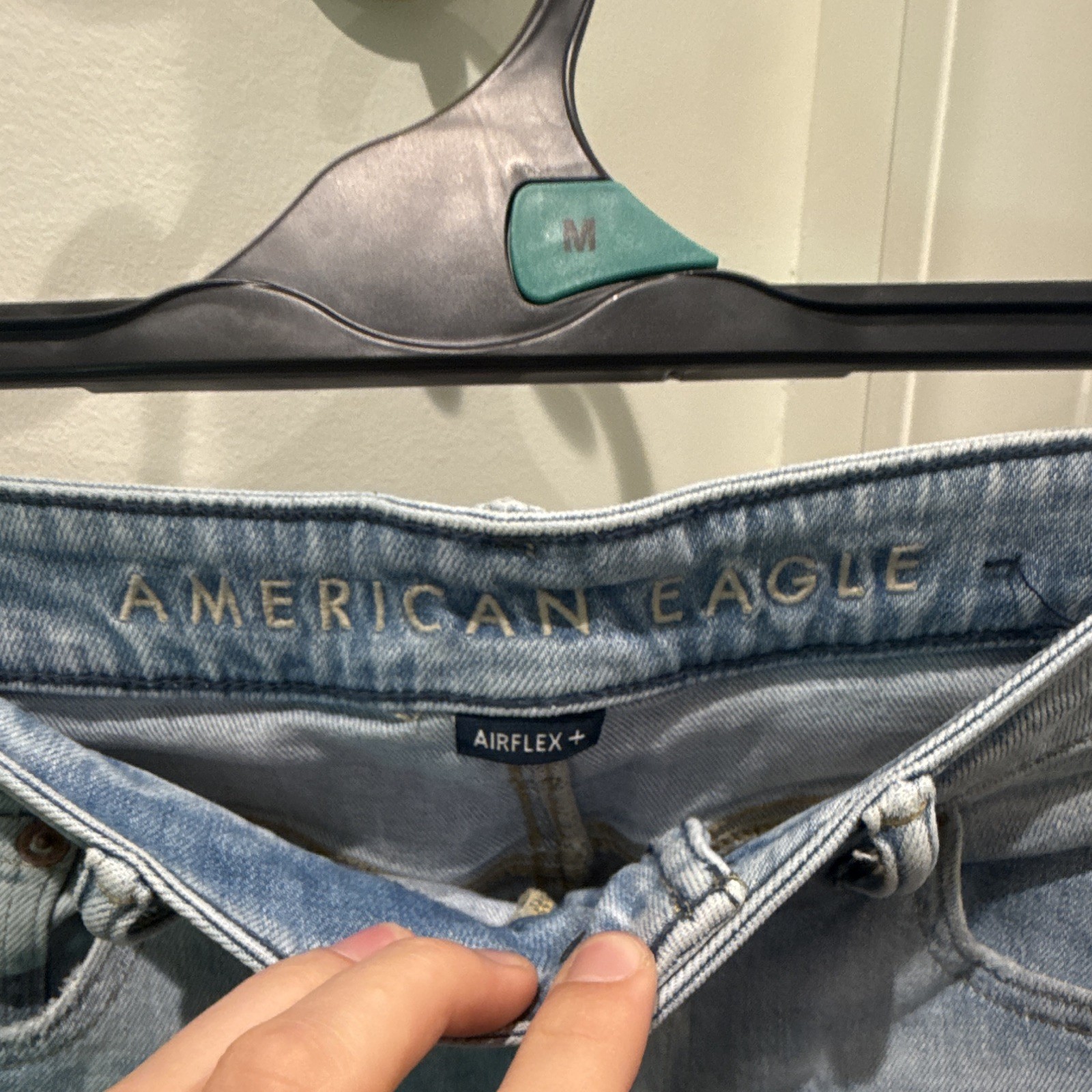 American Eagle AirFlex+ Men’s Blue Light Wash Slim Stretch Denim Jeans