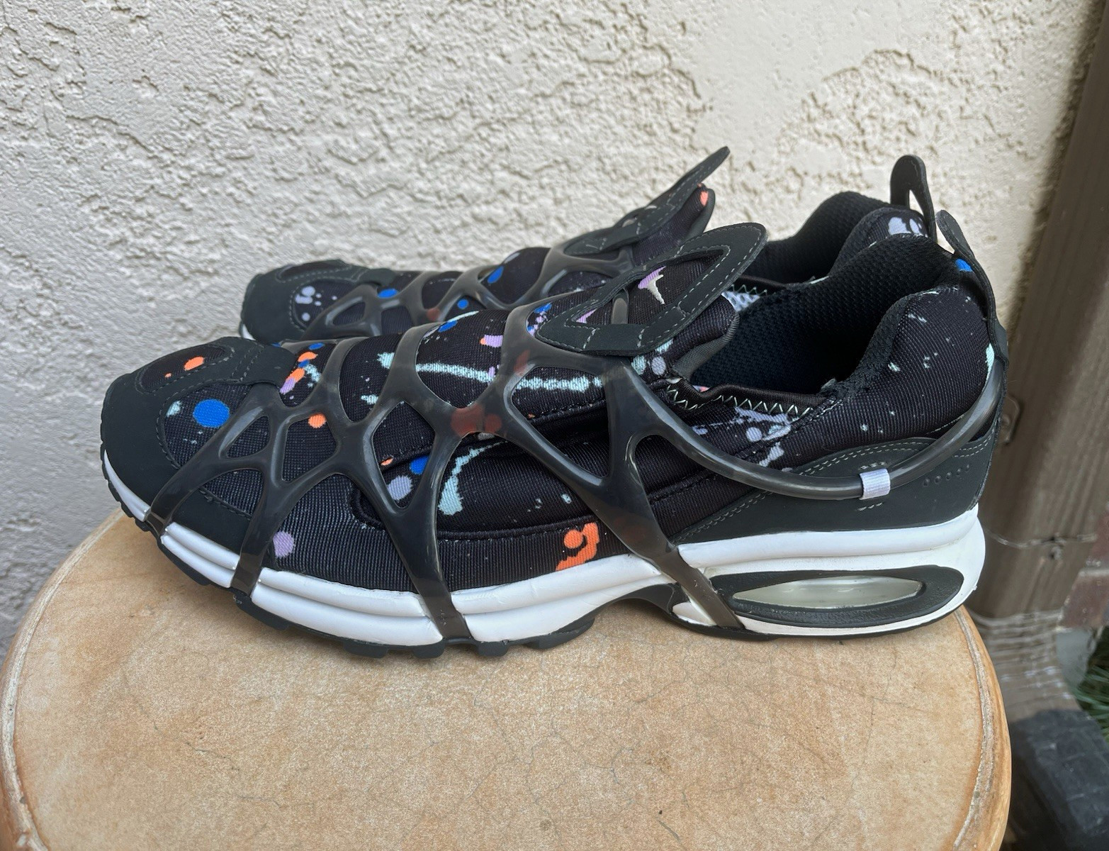 Nike Men’s Black Multicolor Splatter Slip-On Low Top Athletic Sneakers