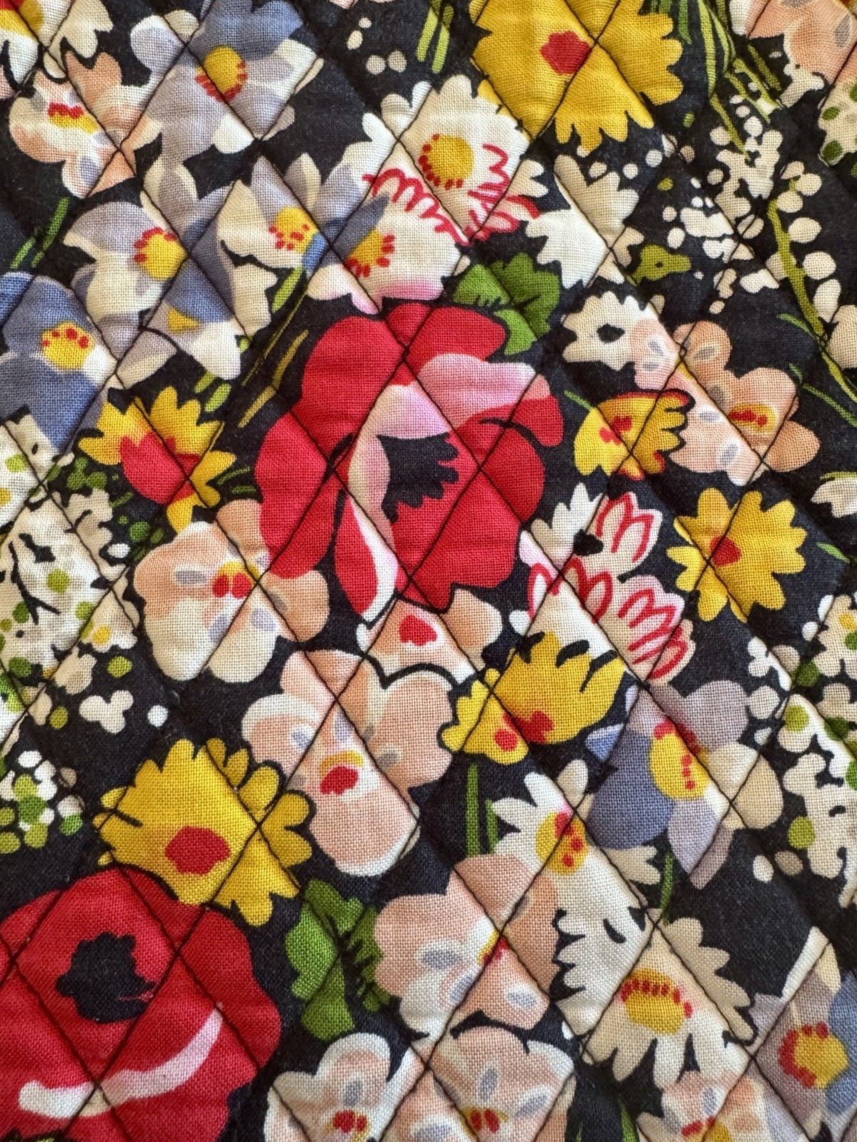 VERA BRADLEY Poppy Fields HOBO Shoulder Bag Zipper Pockets Quilted Cotton