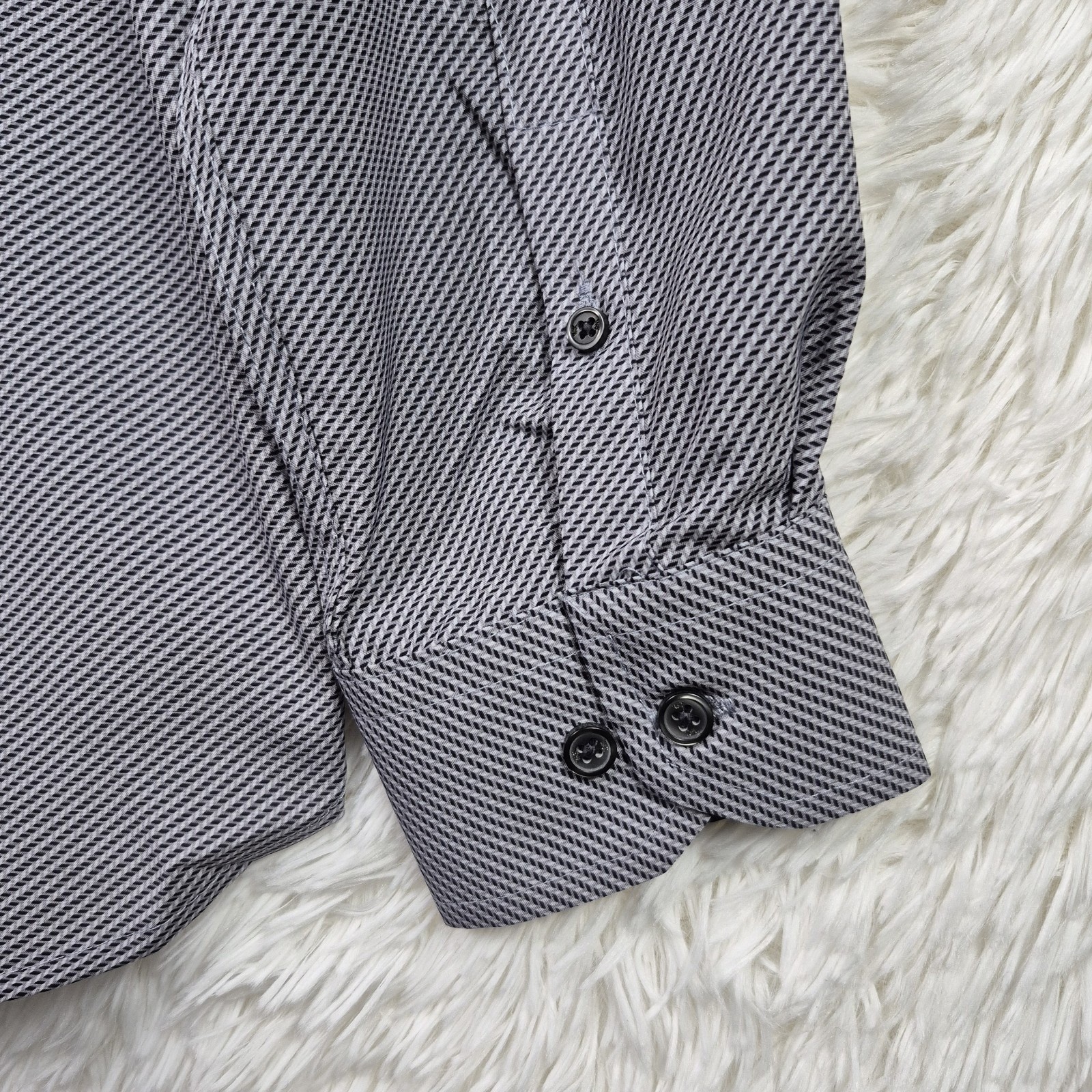 WRK Men’s Dress Shirt 4 Way Stretch Black White Flip Cuff Sz 16 Geo Mini Check