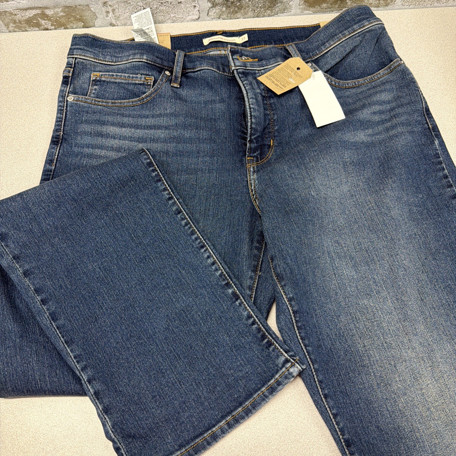 Levi’s 314 Shaping Straight Leg jeans Size 33×32, Blue Denim