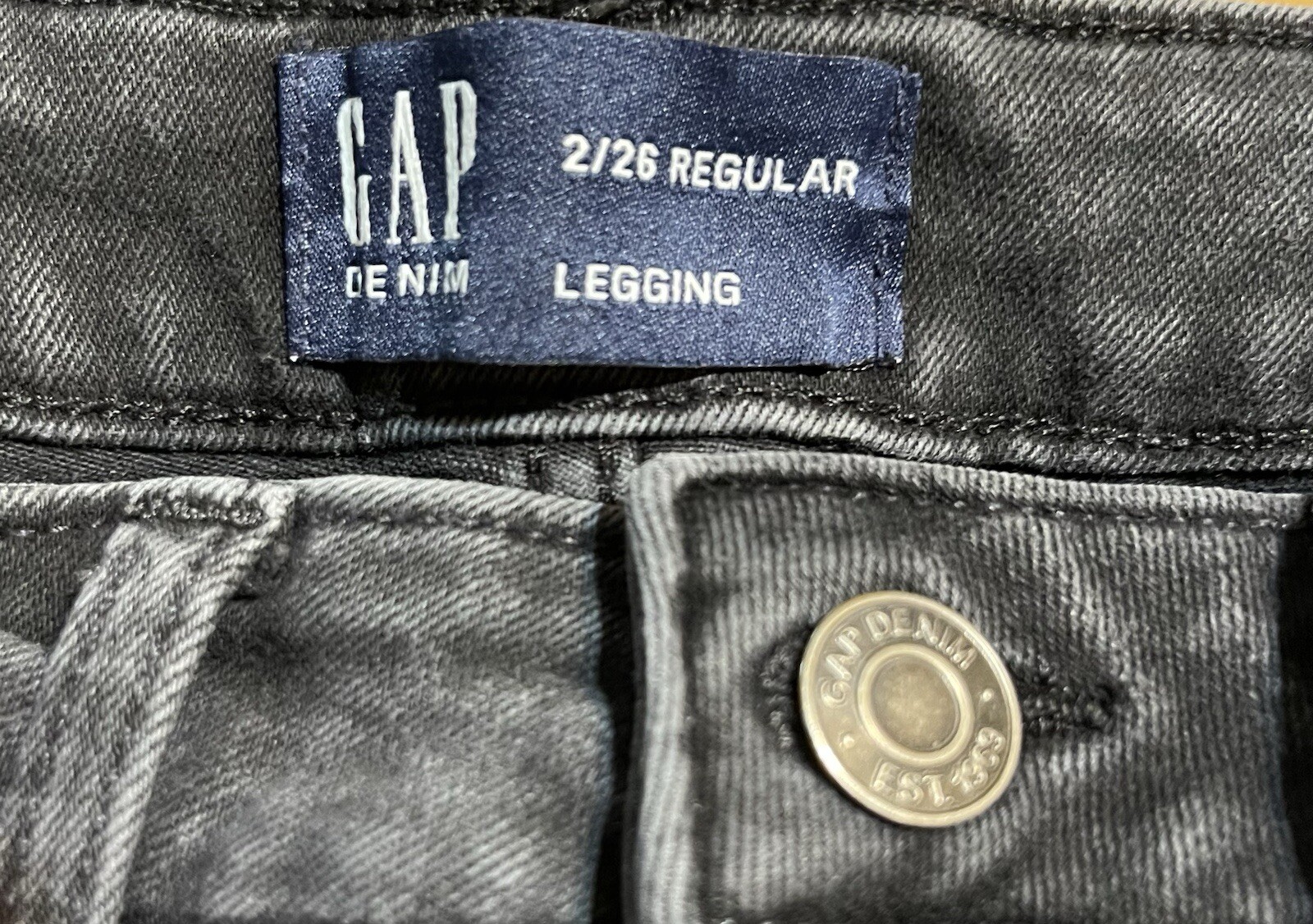 Gap Leggings Size 2 / 26 R Distressed Raw Hem Faded Zip Fly Light Wash BLK Denim