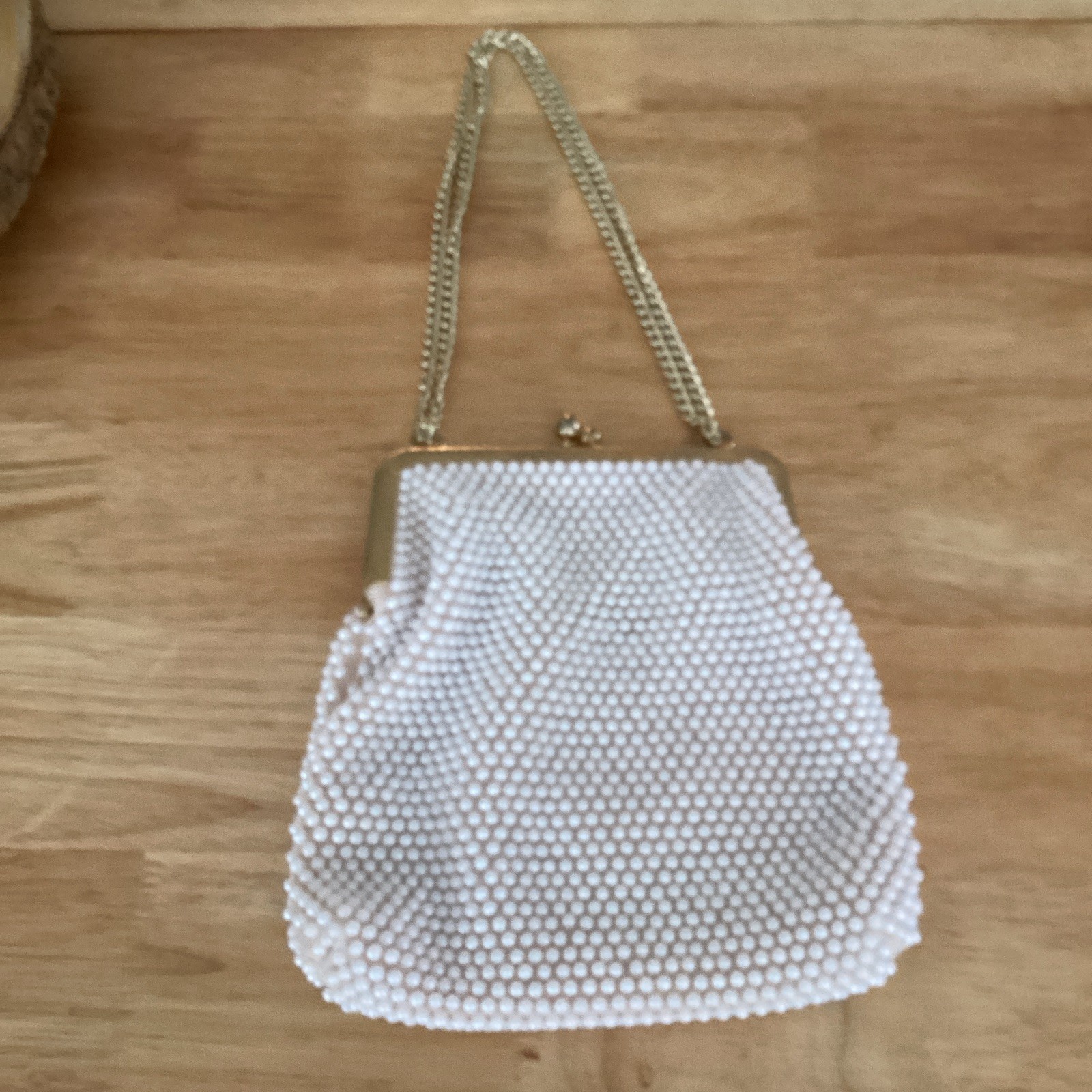 White Beaded Rectangle Evening Shoulder Bag w/ Kiss Lock & Gold Chain Strap