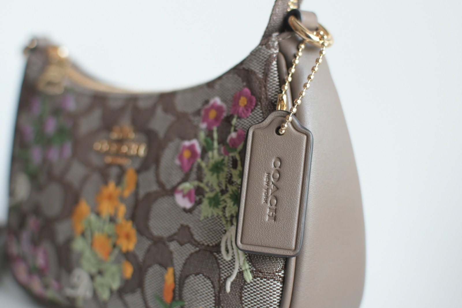 US duties incl.❣ Coach Teri Mini Bag in Signature Jacquard w/ Floral Embroidery