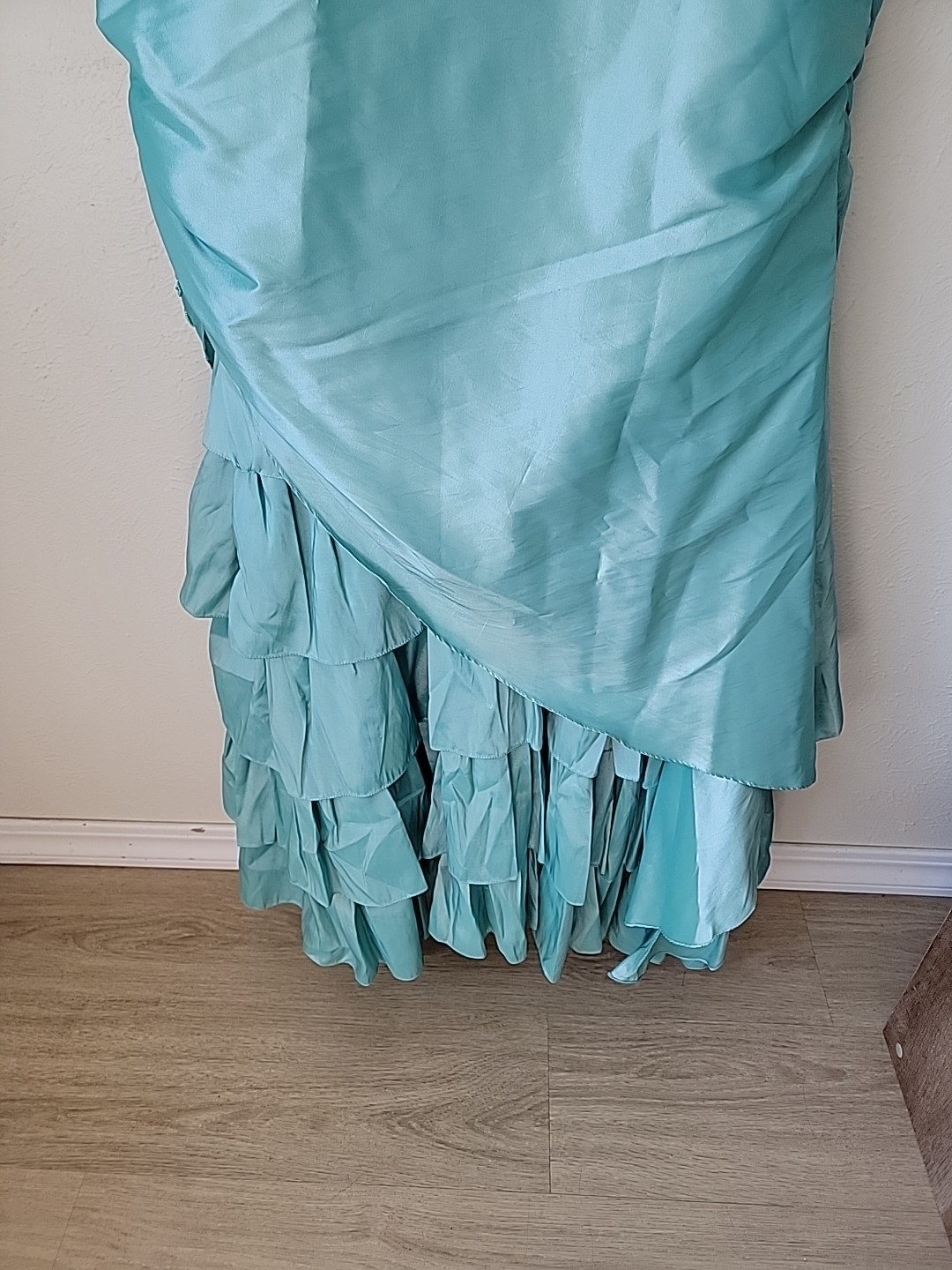 VTG Taffeta Formal Dress Size 8 Aqua Beaded Sleeveless Ruffle Tiered Prom