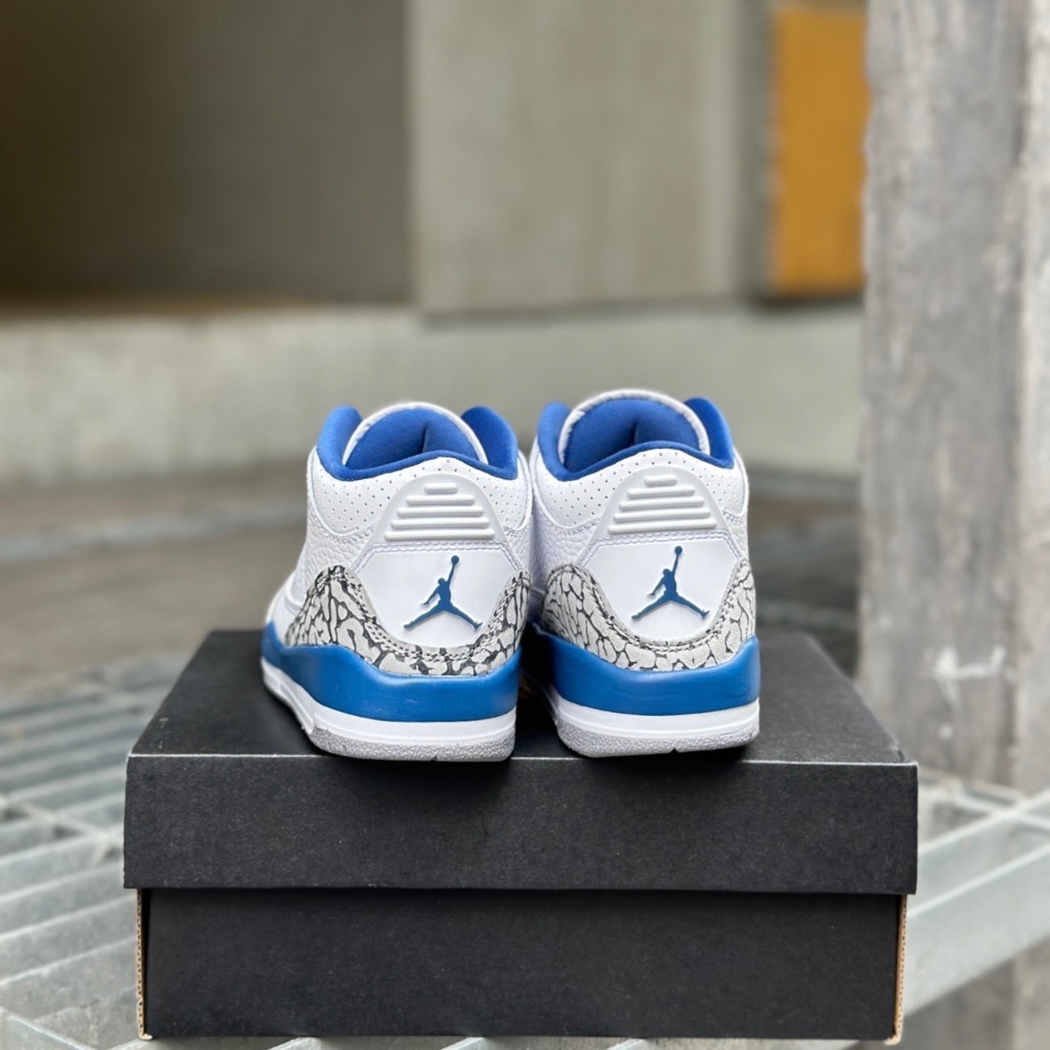 Air Jordan 3 Retro ‘White Blue’ Men’s Mid Top Basketball Shoes