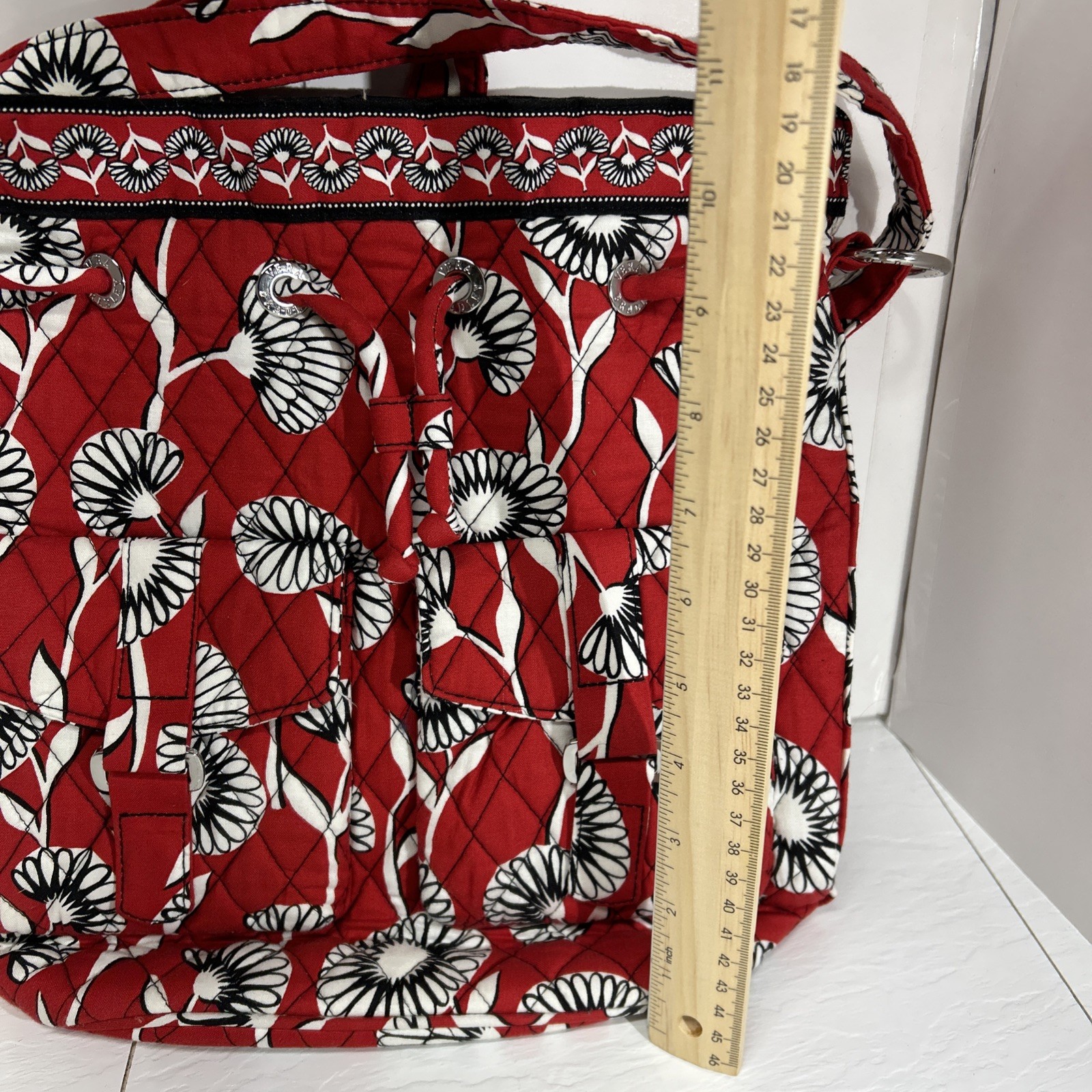 Vera Bradley Deco Daisy Hobo Drawstring Bag Cinch Top- Adjustable Shoulder Strap