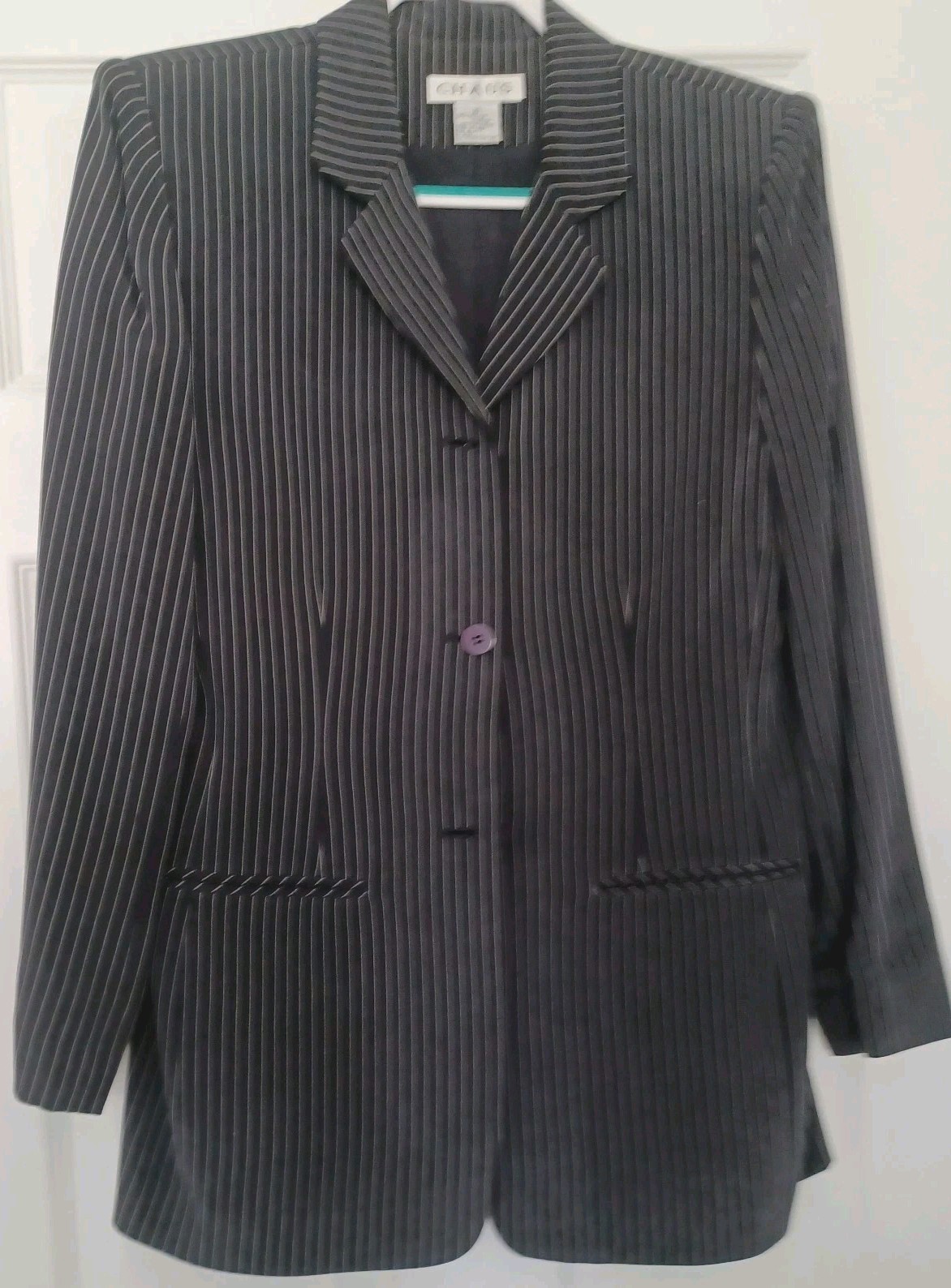 Chaus Women’s Gray Pinstripe Blazer Jacket Size 10 Wool Blend Notch 3-Button