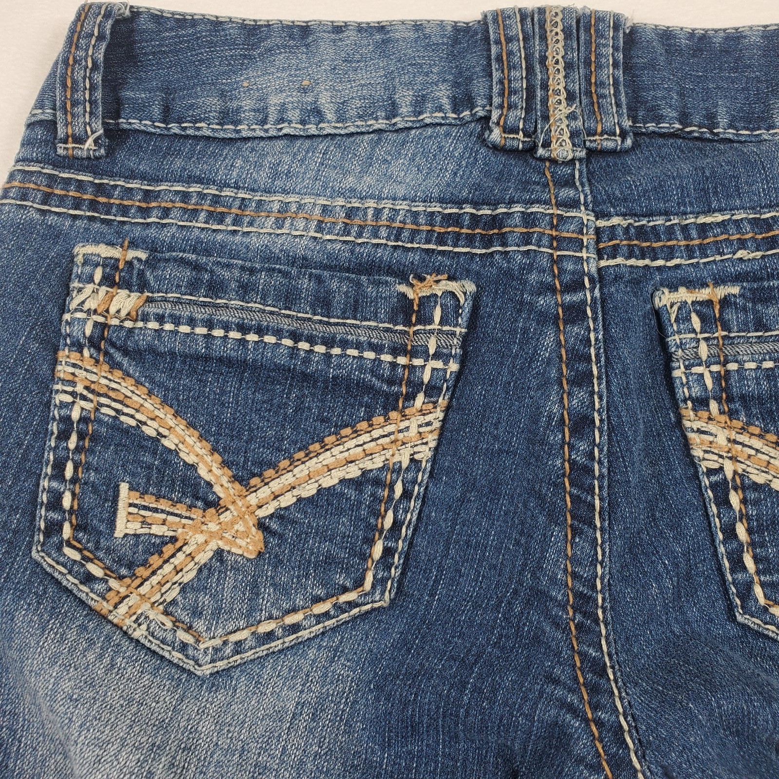 Amethyst Jeans Junior Womens 30×17 Blue Denim Capri Distressed