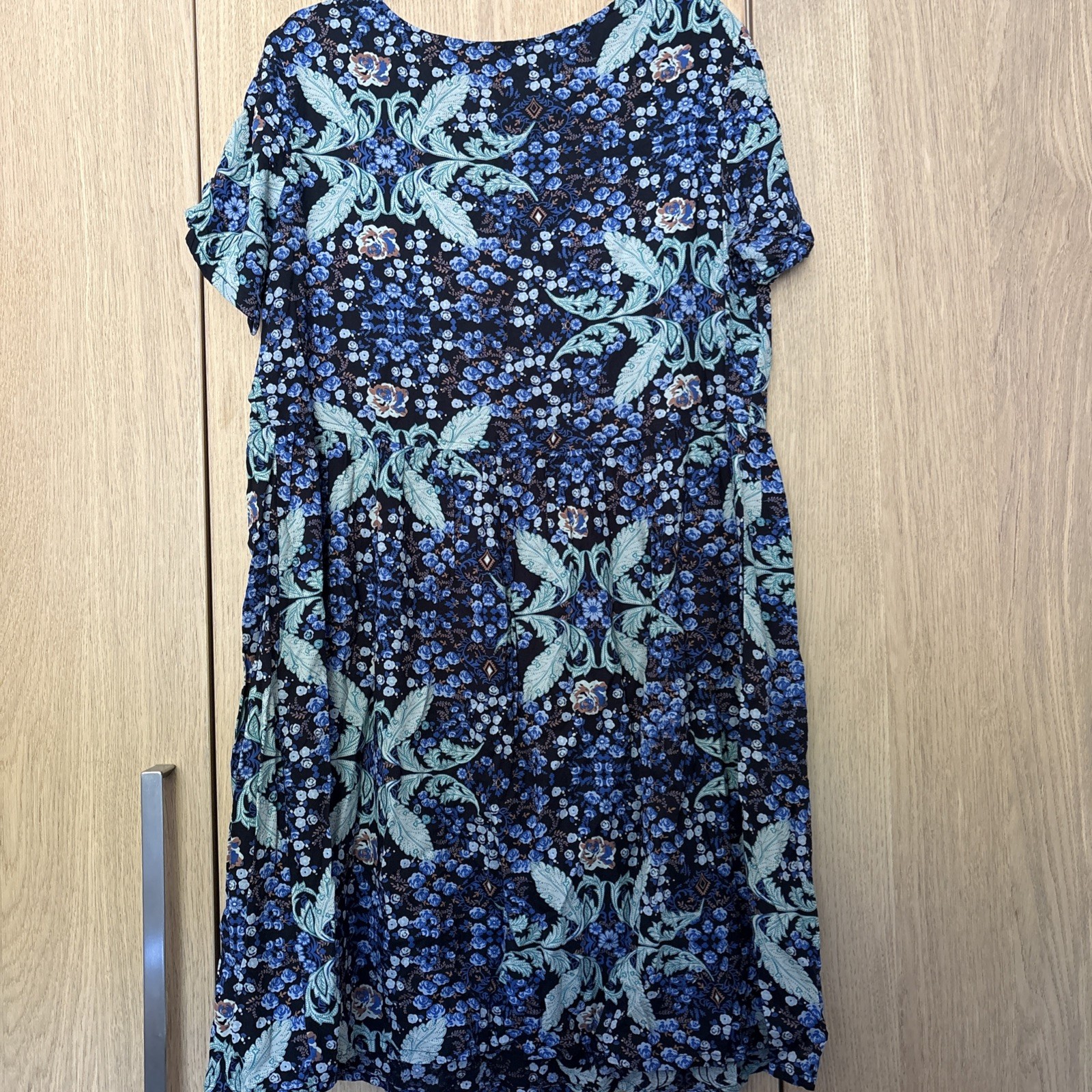 Beautiful Dress – SimplyBe LabelBe – Size 18 – in fantastic condition!