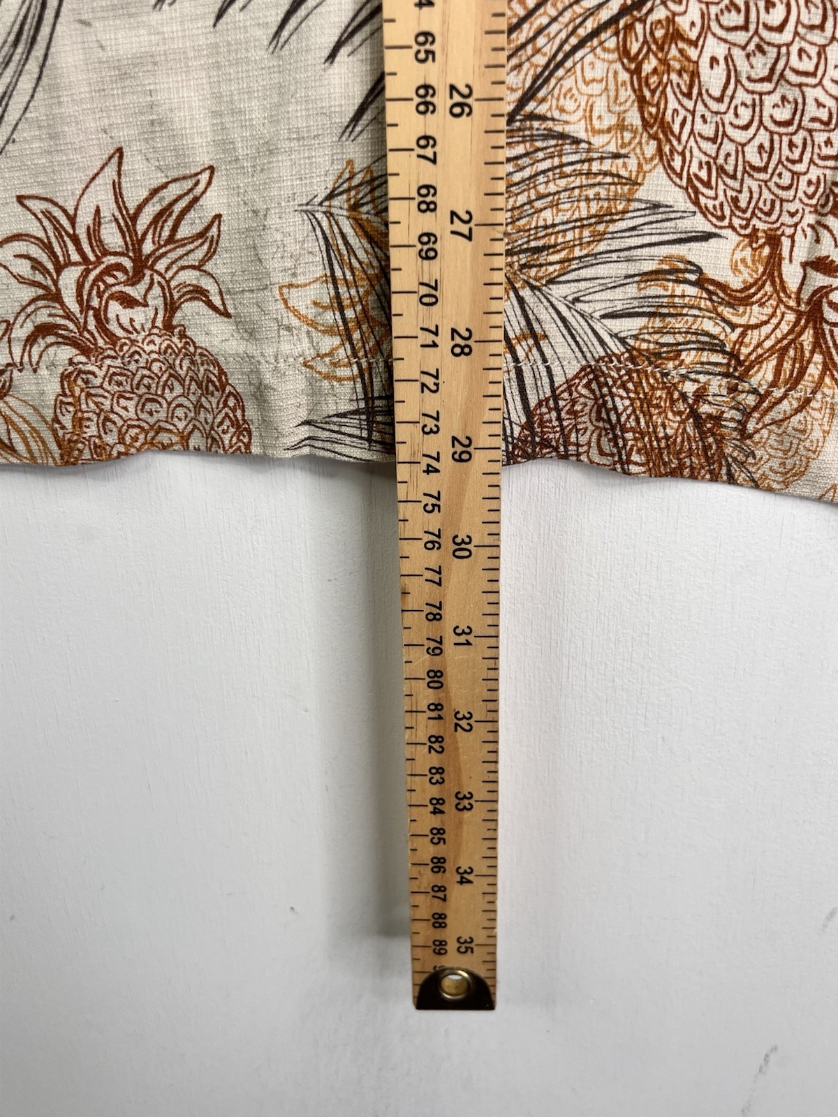 Tommy Bahama Shirt Men’s Medium Beige Floral Pineapple Silk Tropical Hawaiian