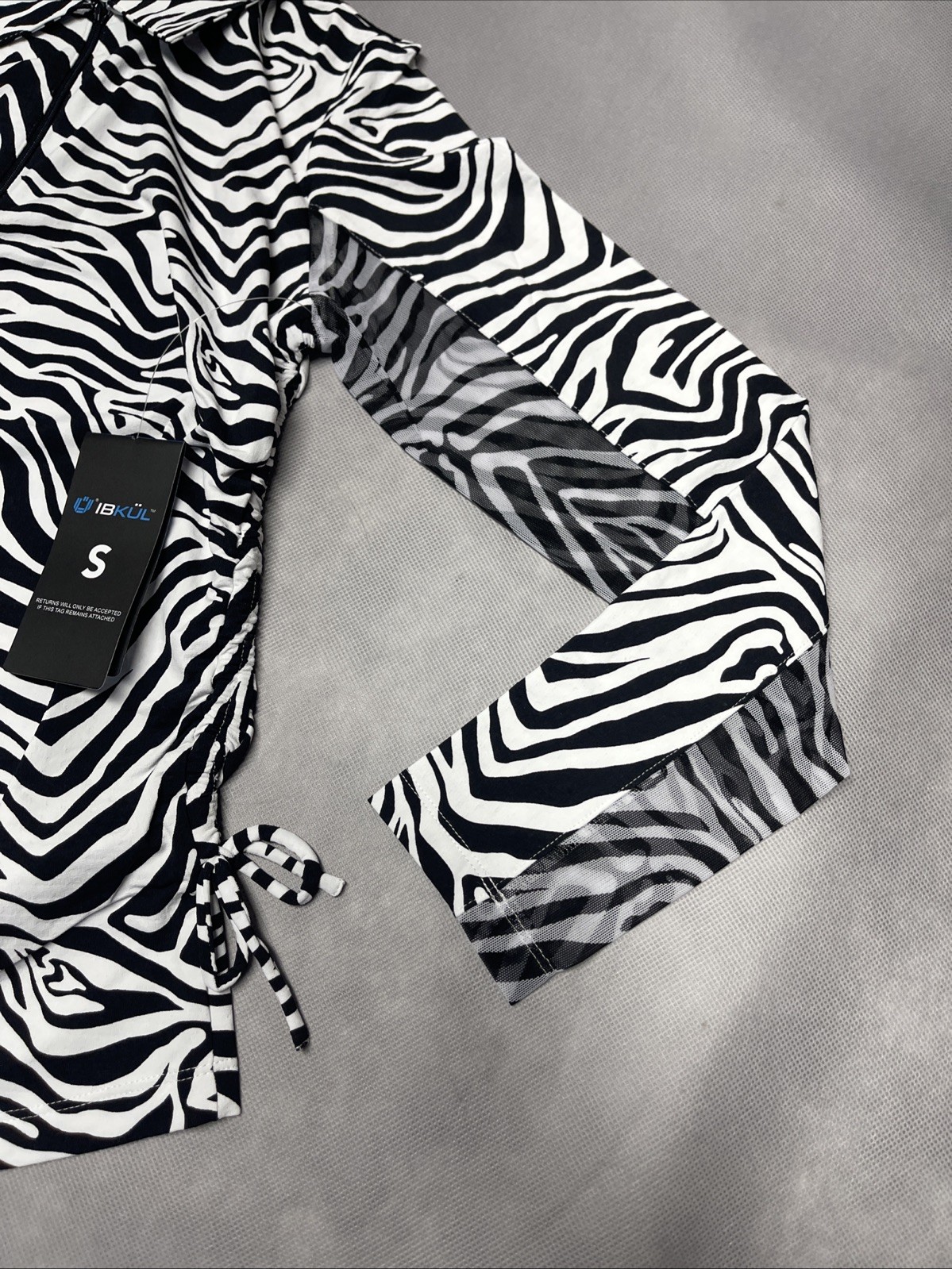 IBKUL Black & White Cecilia Zebra Print Long Sleeve Small Drawstring UPF 50+