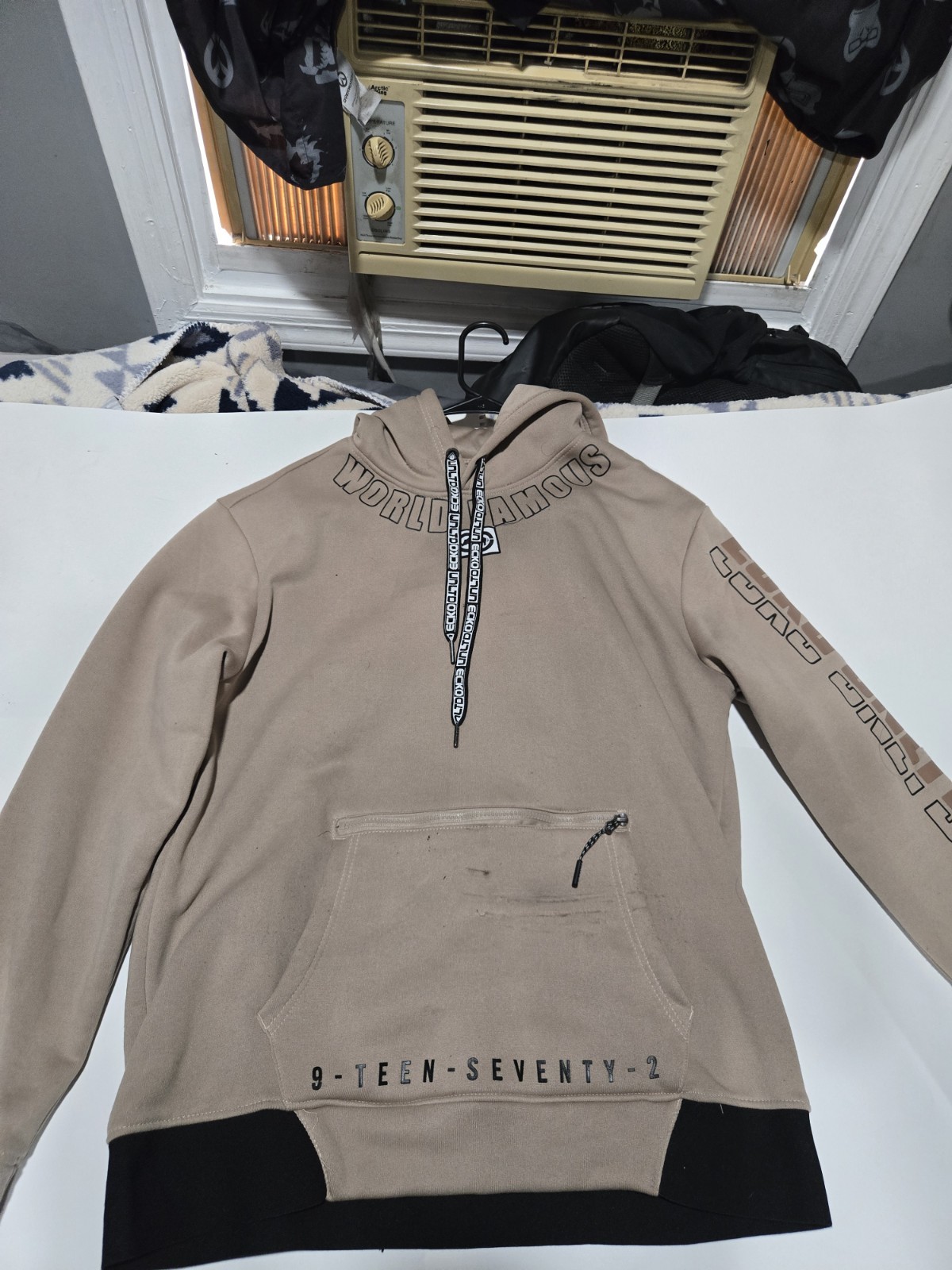 Men’s Beige Fleece Pullover Hoodie Graphic Print Kangaroo Pocket Drawstrings L