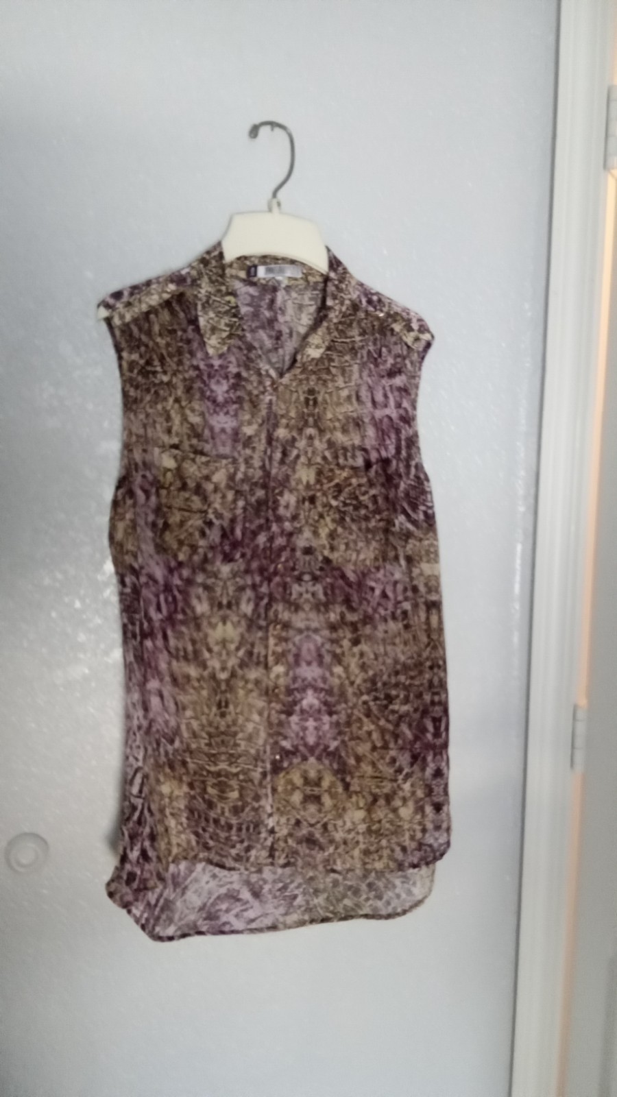 Jennifer Lopez sleeveless buttonup purple blouse size large