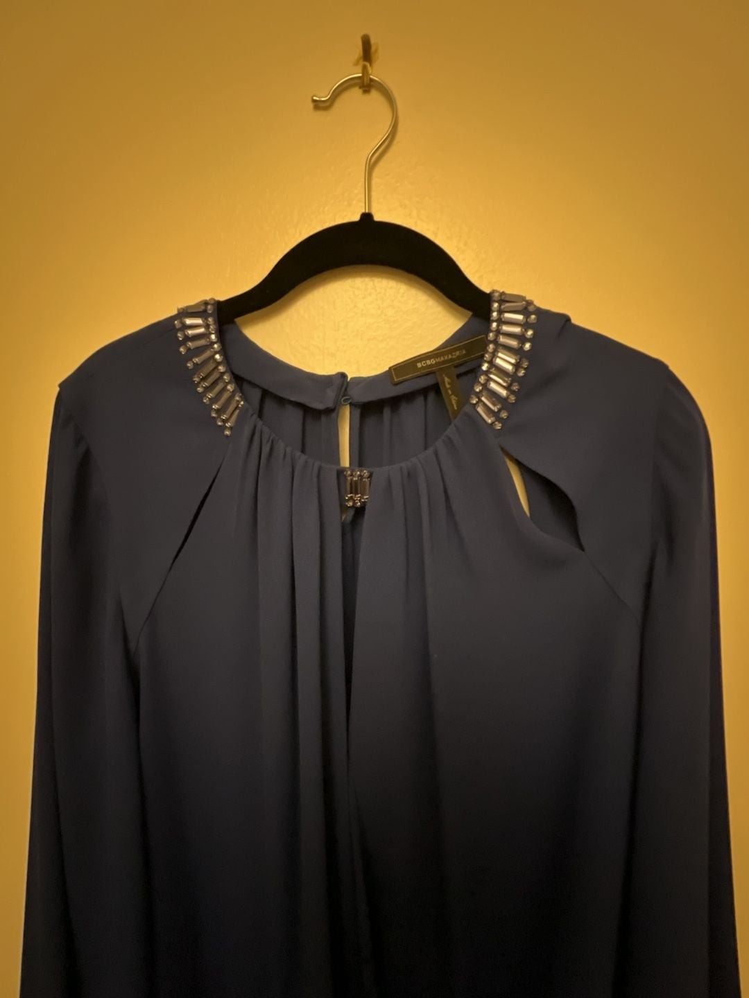 BCBGMAXAZRIA Navy Blue Beaded Shoulder Cutout Long Sleeve Blouse Sz L